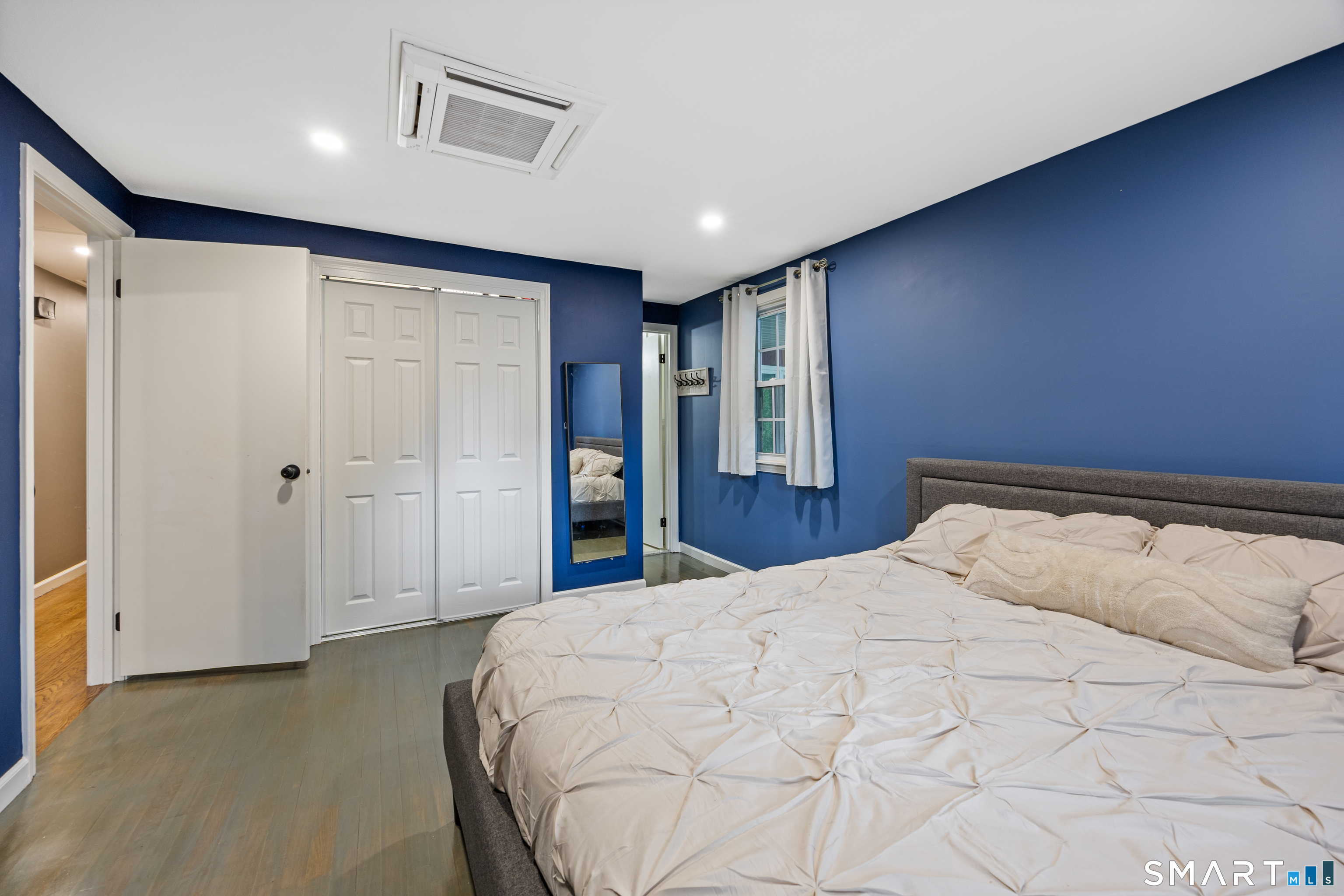 14 Glen Hollow Drive Property Photo 18