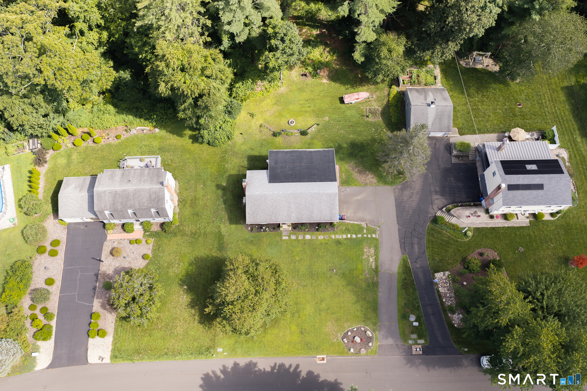 14 Glen Hollow Drive Property Photo 33