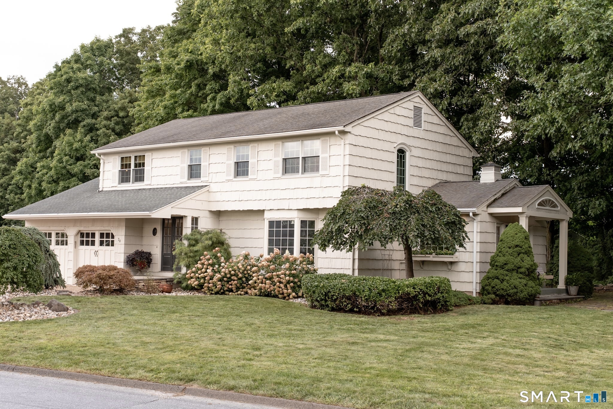 70 Woodfield Crossing Property Photo 1
