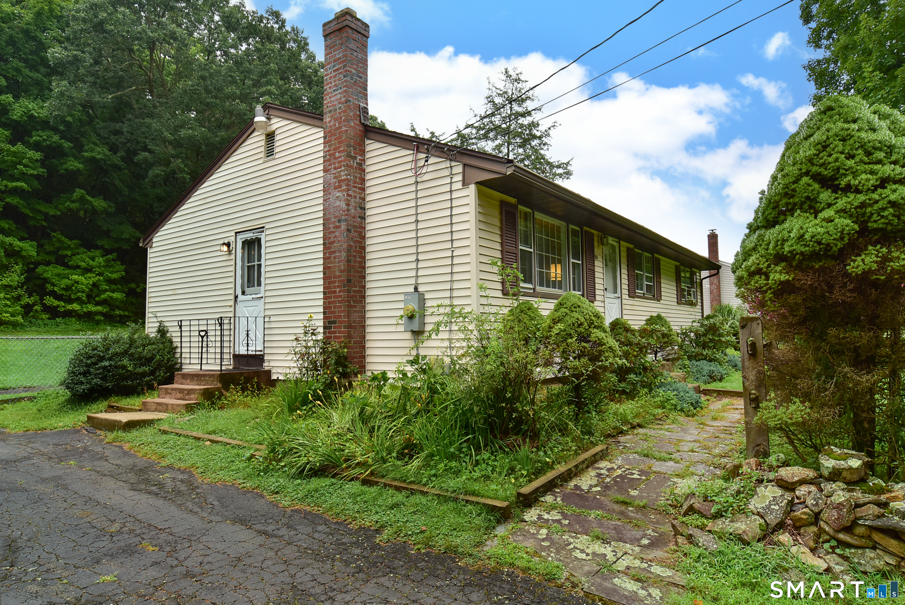 150 Baxter Street Property Photo 4