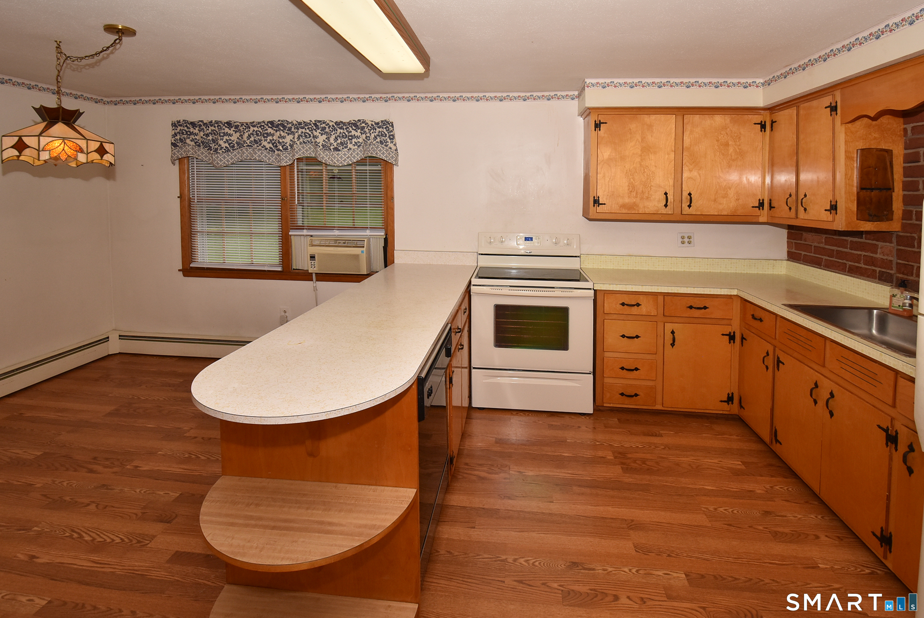 150 Baxter Street Property Photo 9