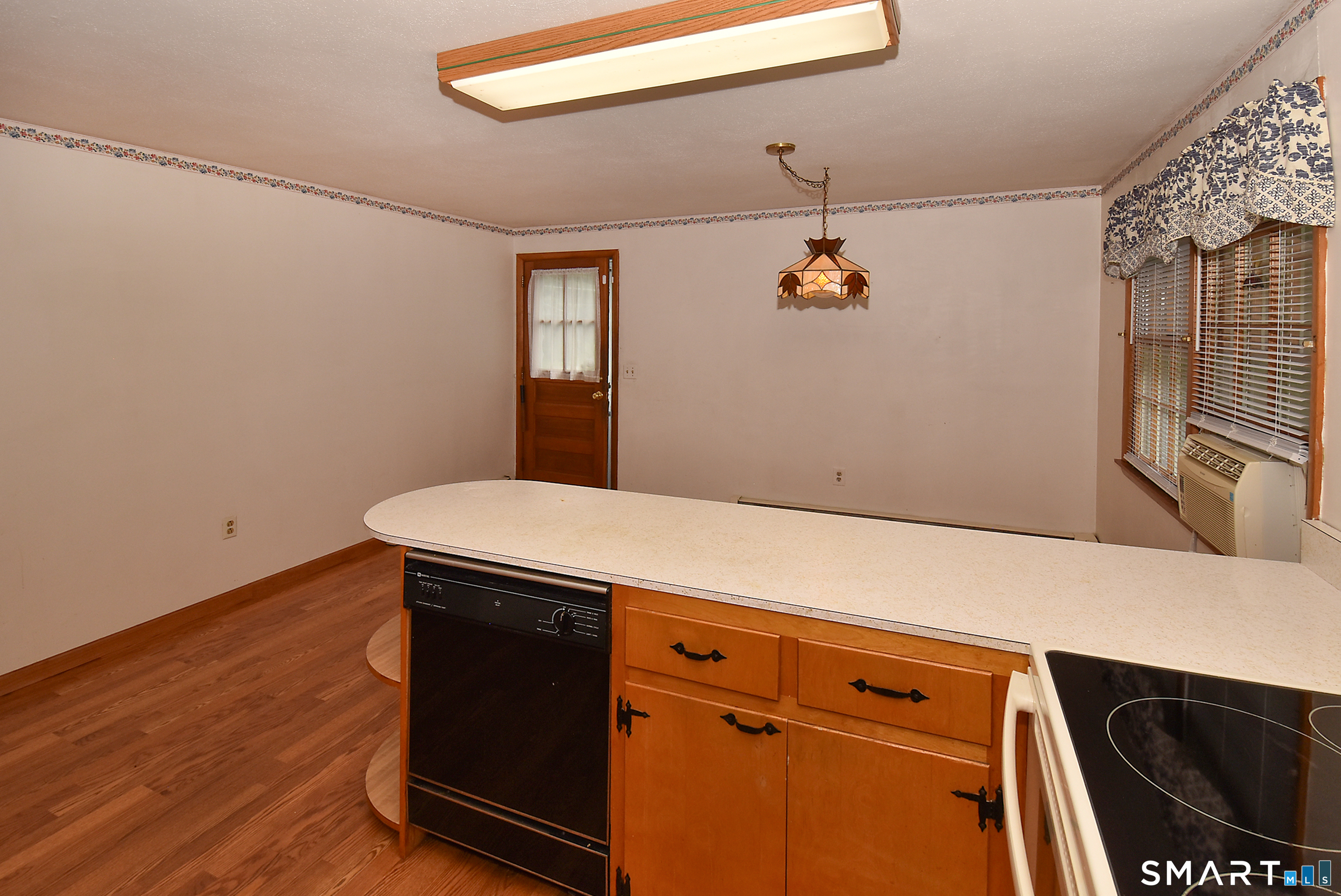 150 Baxter Street Property Photo 11