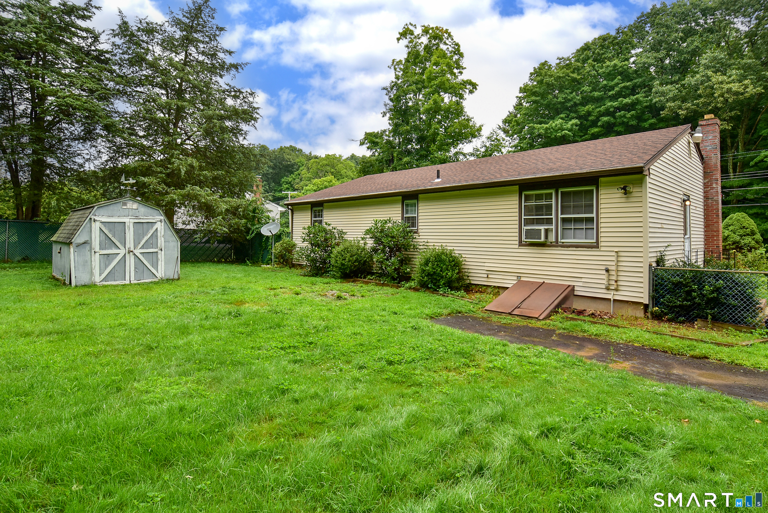 150 Baxter Street Property Photo 24