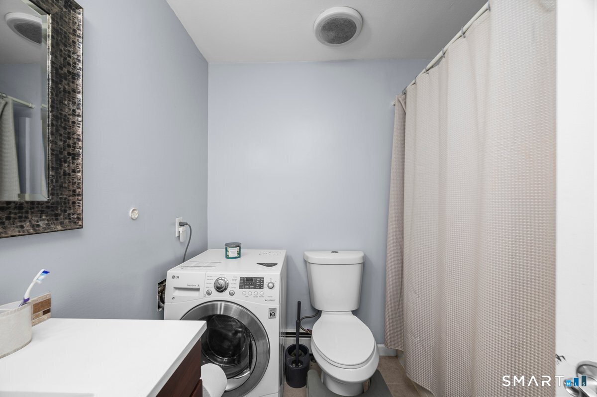 181 Williamstown 181 Court Property Photo 16