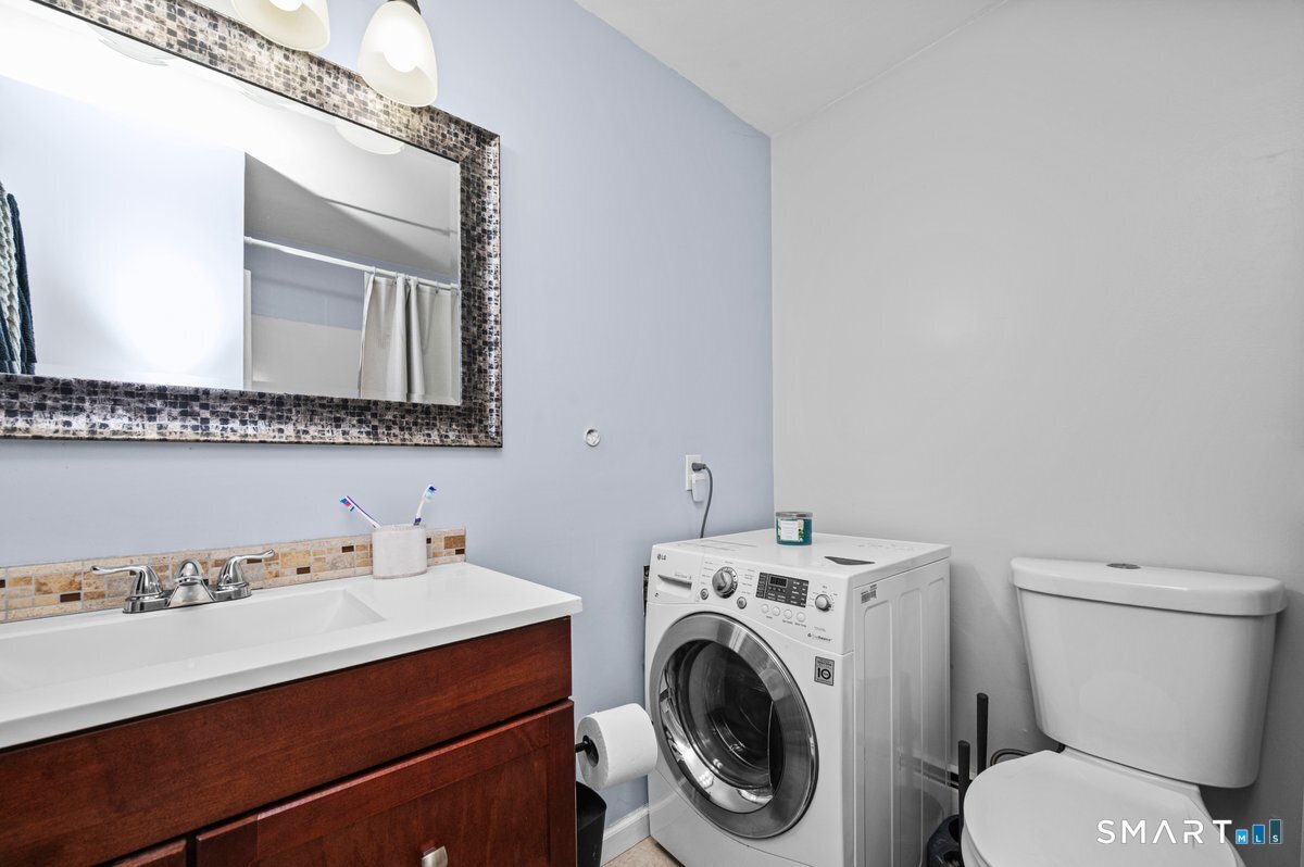 181 Williamstown 181 Court Property Photo 23