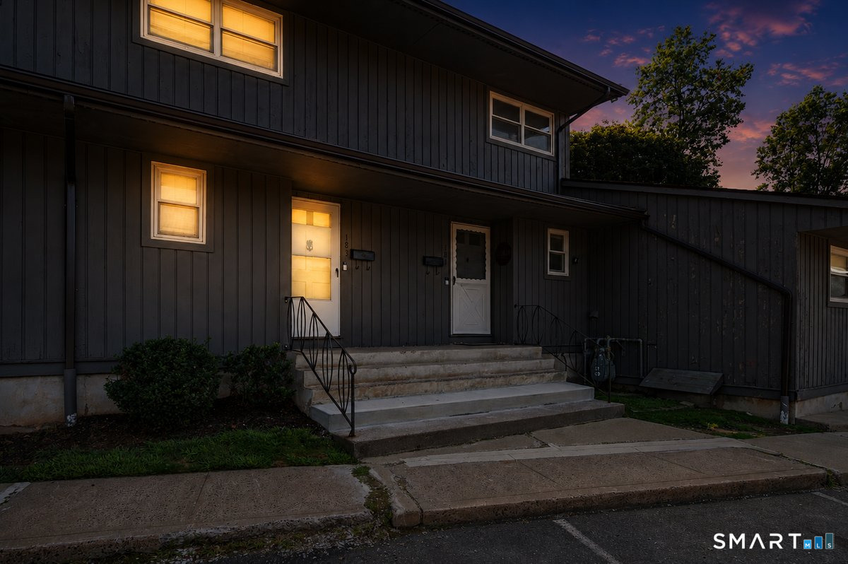 183 Williamstown 183 Court Property Photo 2