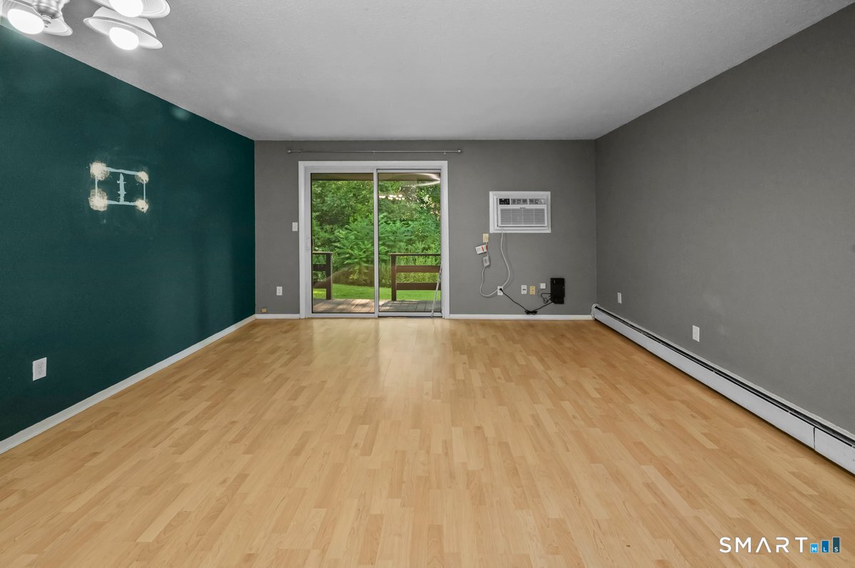 183 Williamstown 183 Court Property Photo 6