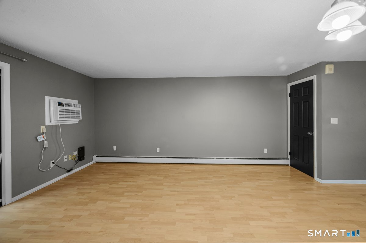 183 Williamstown 183 Court Property Photo 7