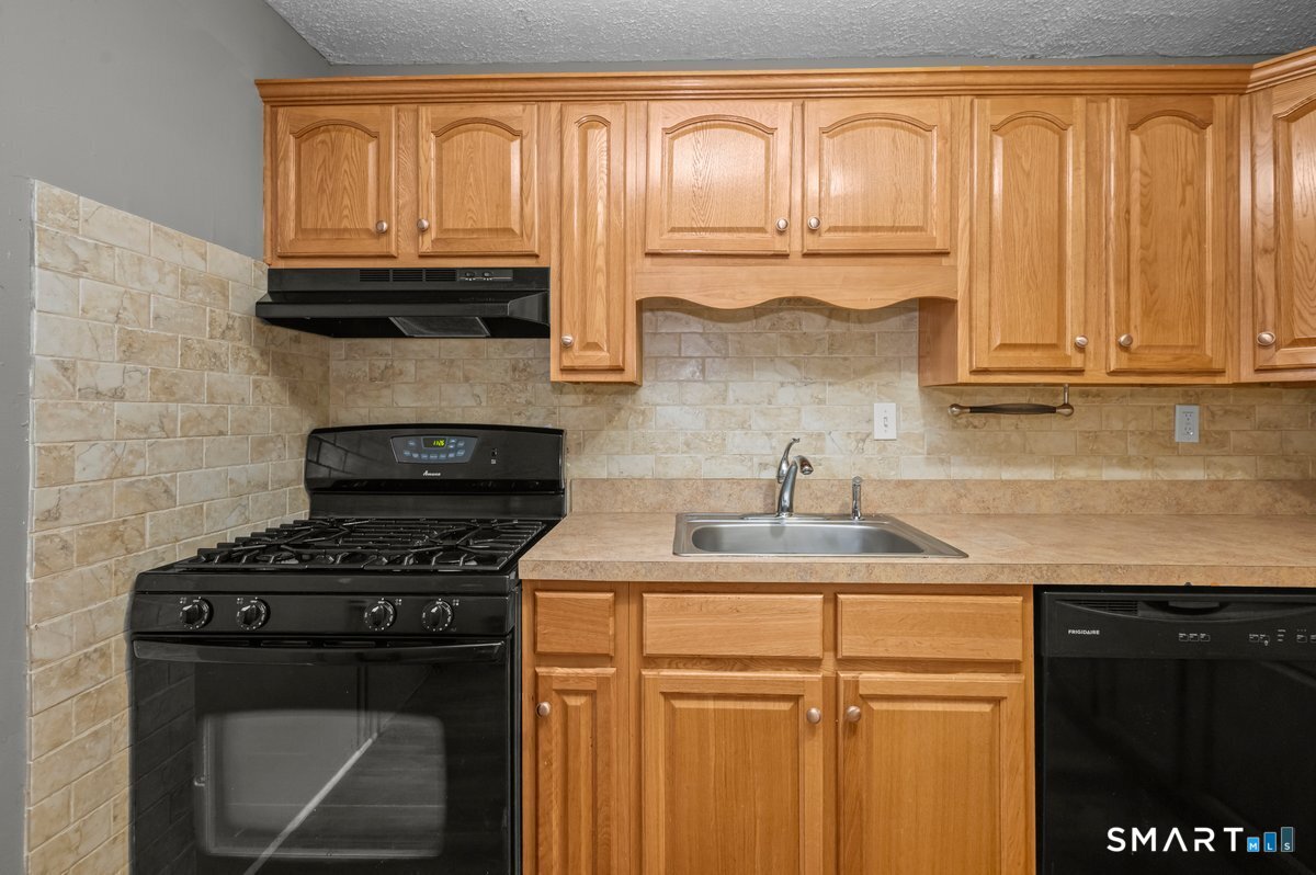 183 Williamstown 183 Court Property Photo 11