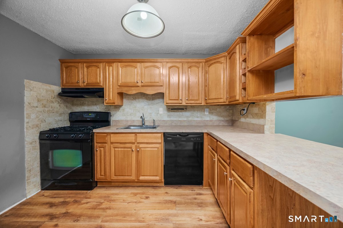 183 Williamstown 183 Court Property Photo 26