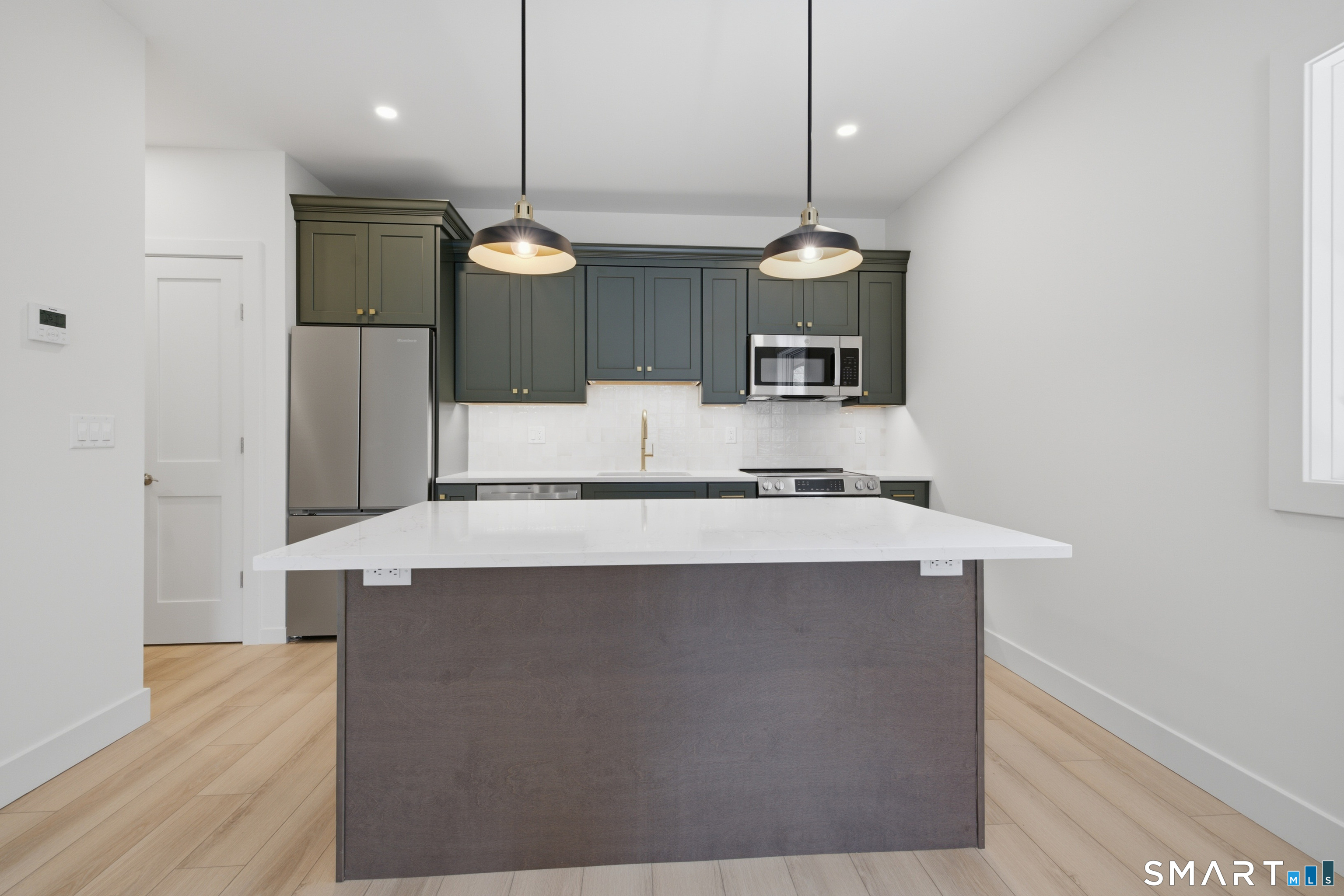 100 Main West B Street Property Photo 1