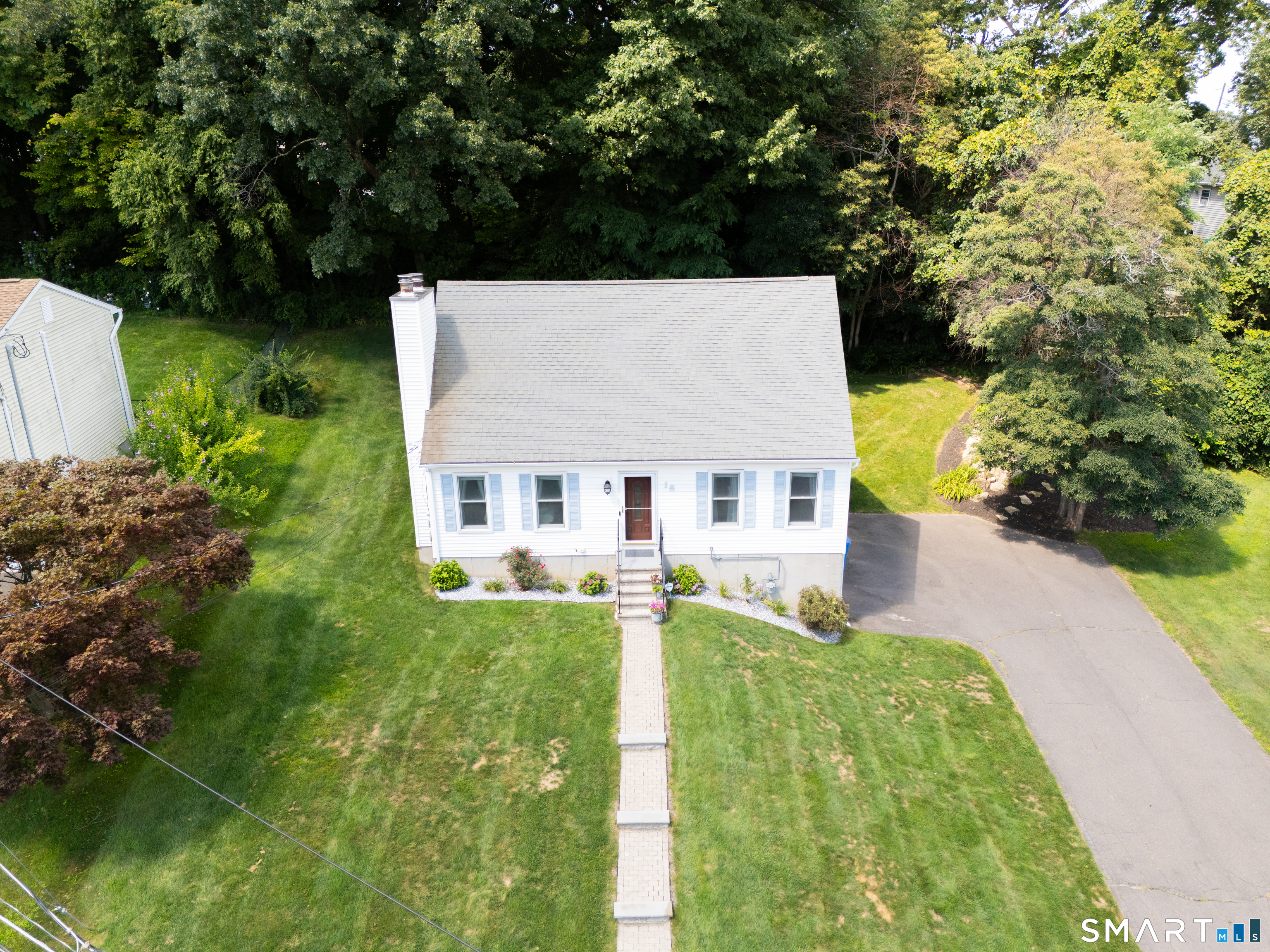 18 Kendall Circle Property Photo 1