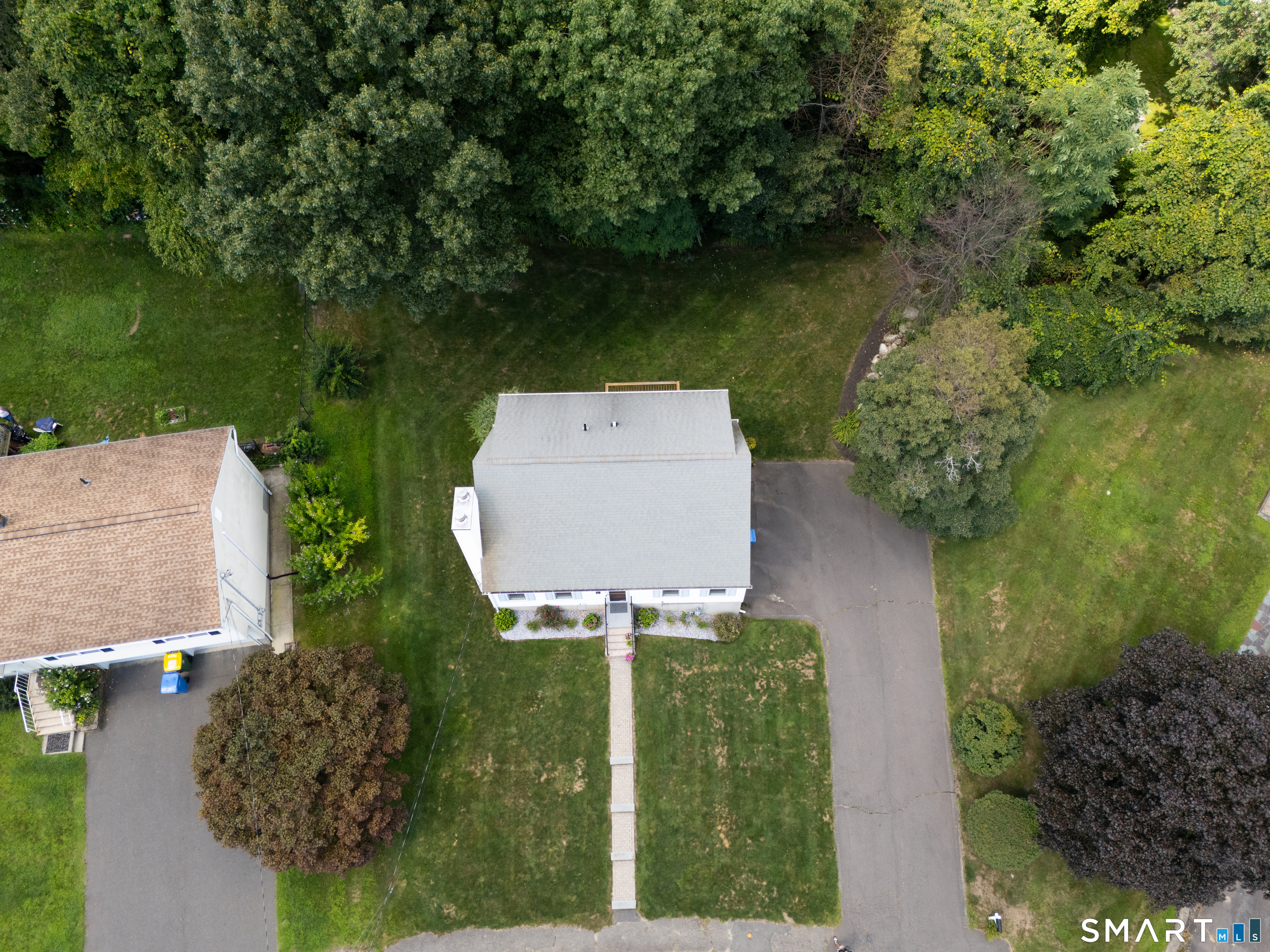 18 Kendall Circle Property Photo 4