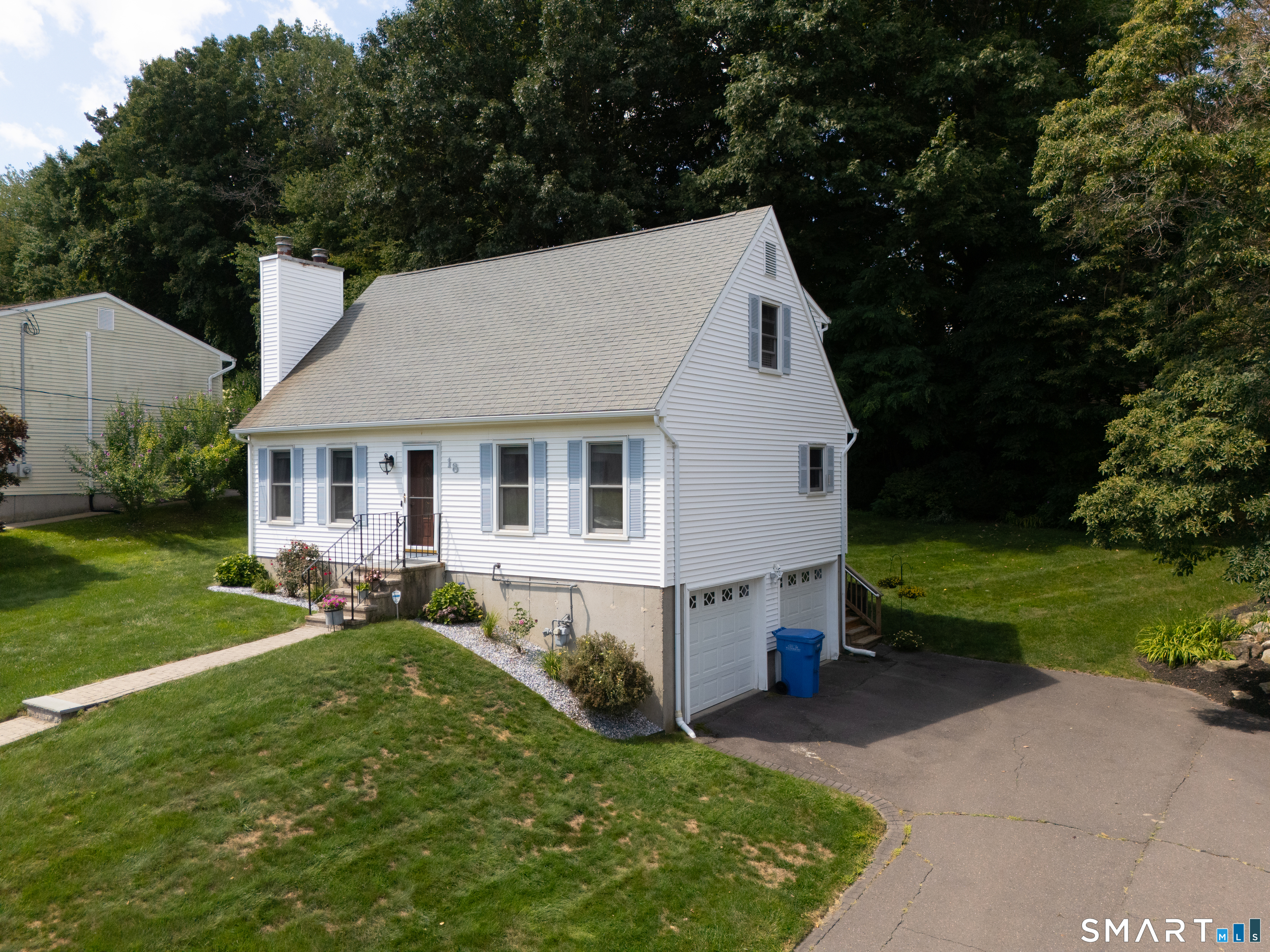 18 Kendall Circle Property Photo 5