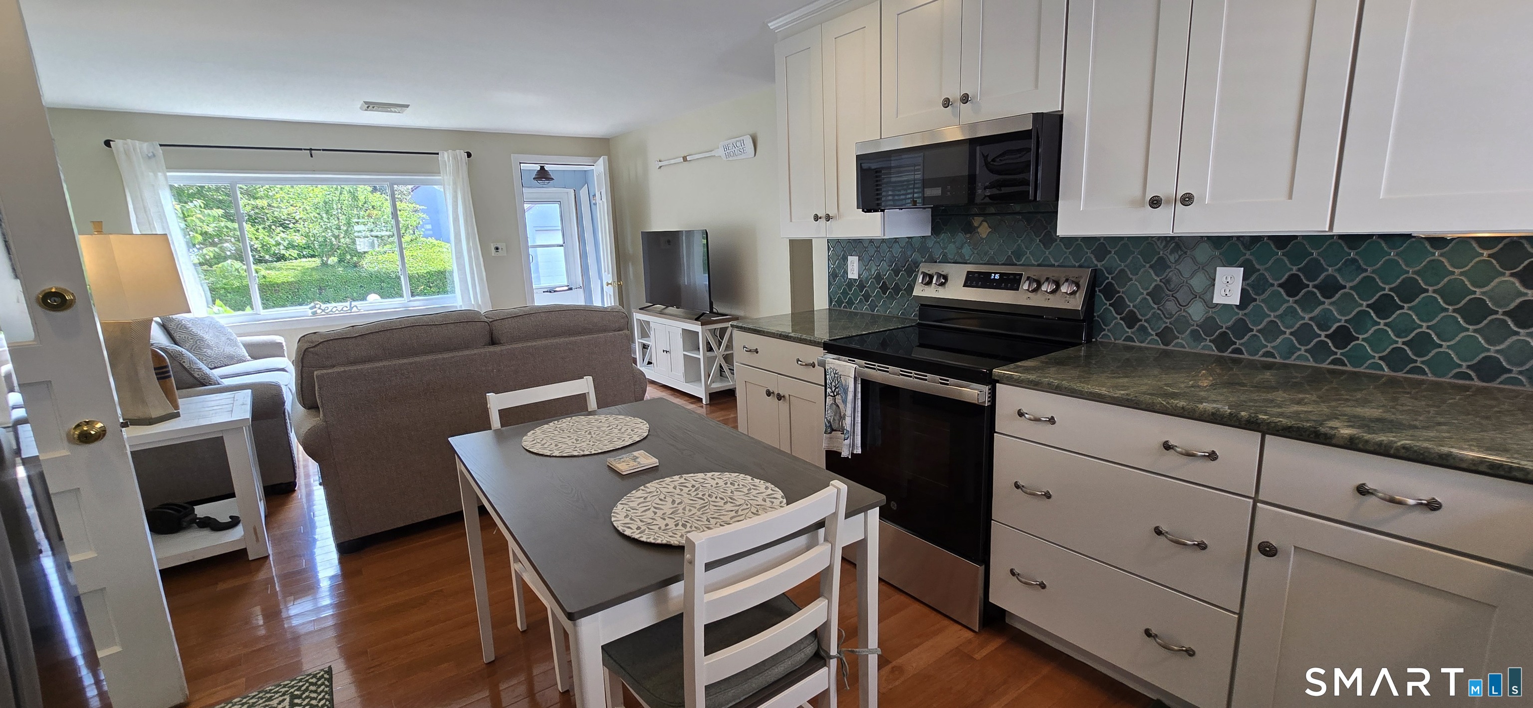 24 Shore West Drive Property Photo 8