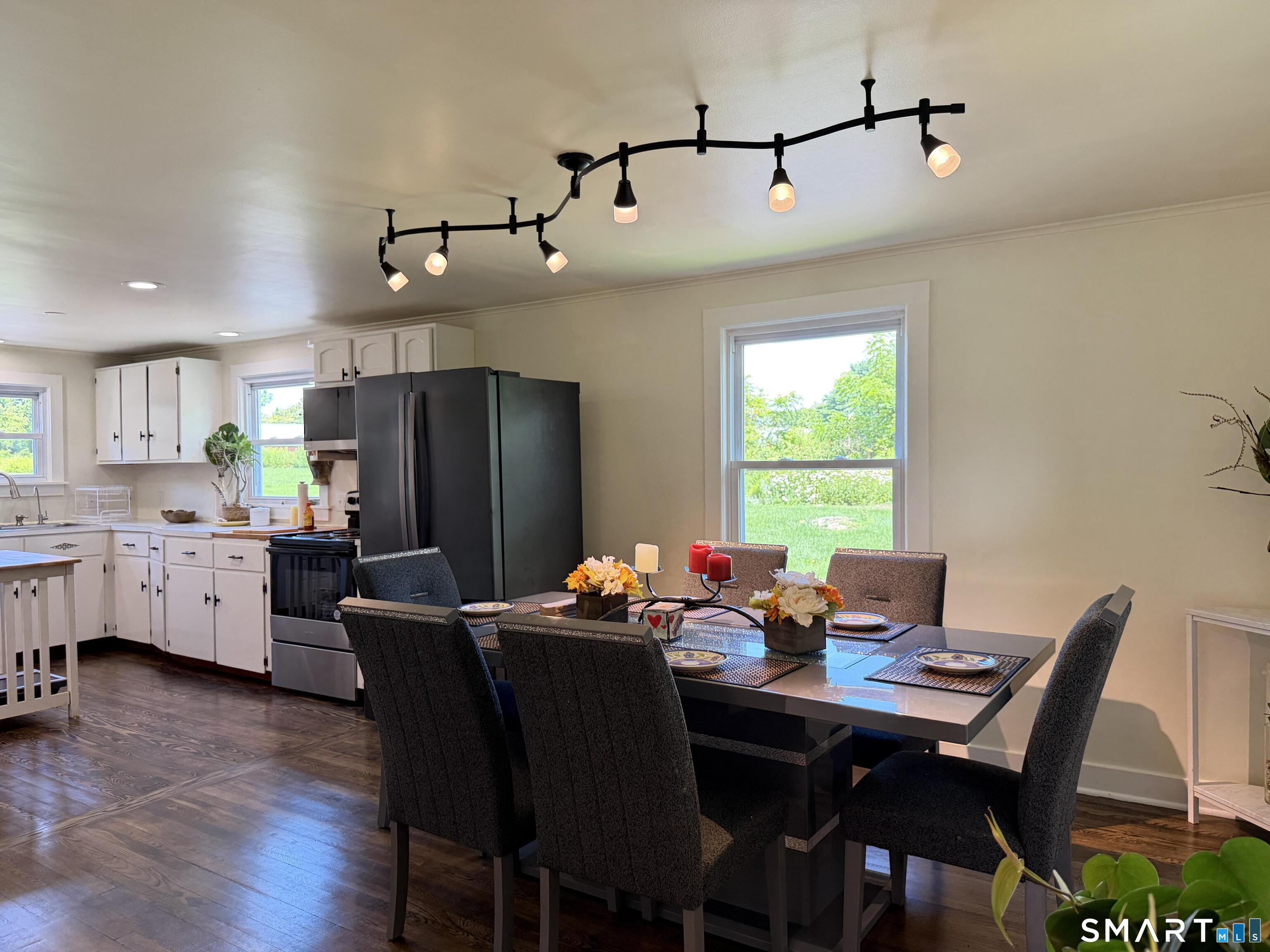 70 Gay Street Property Photo 9