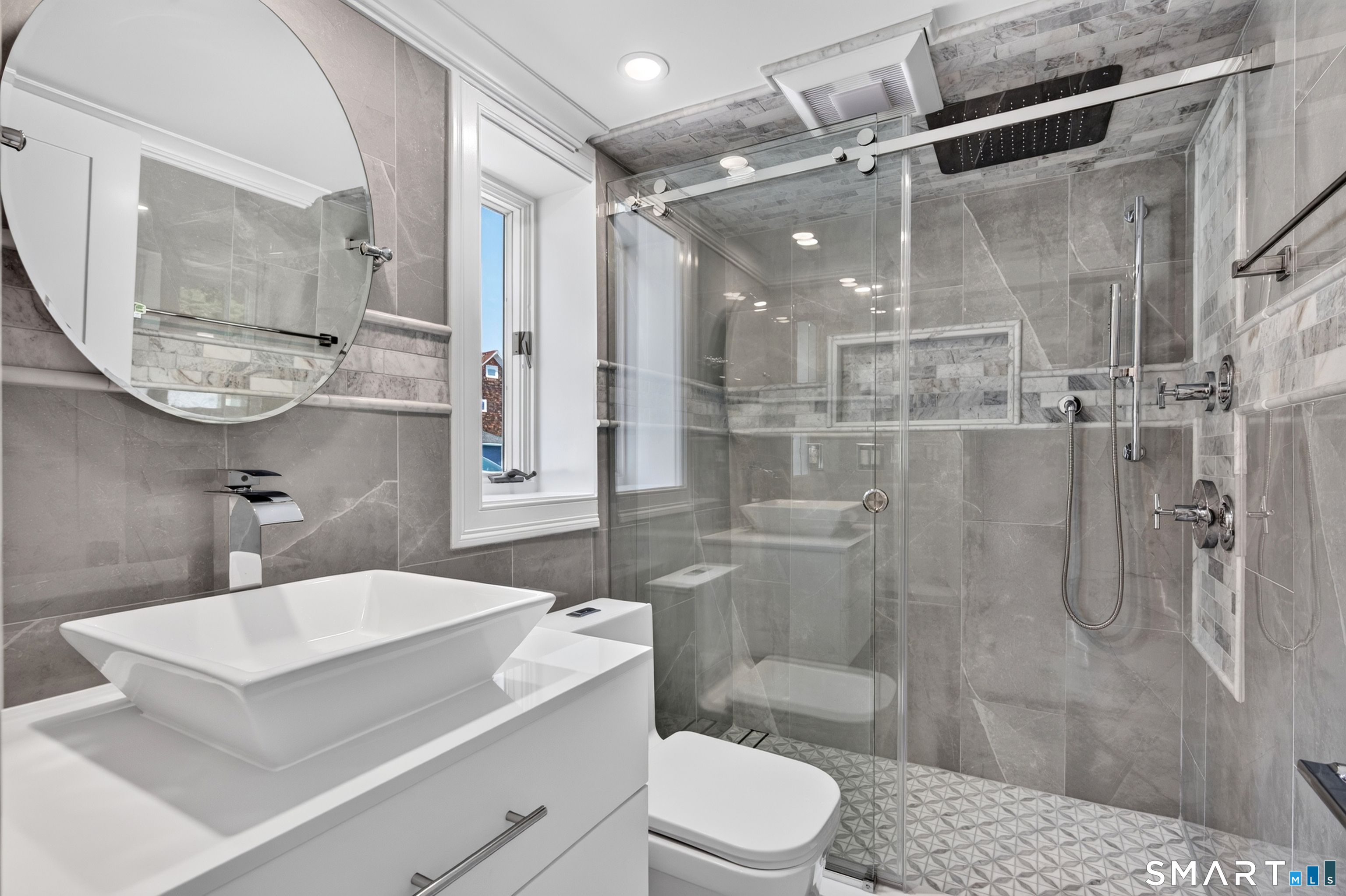 3 Pearl F Street Property Photo 11