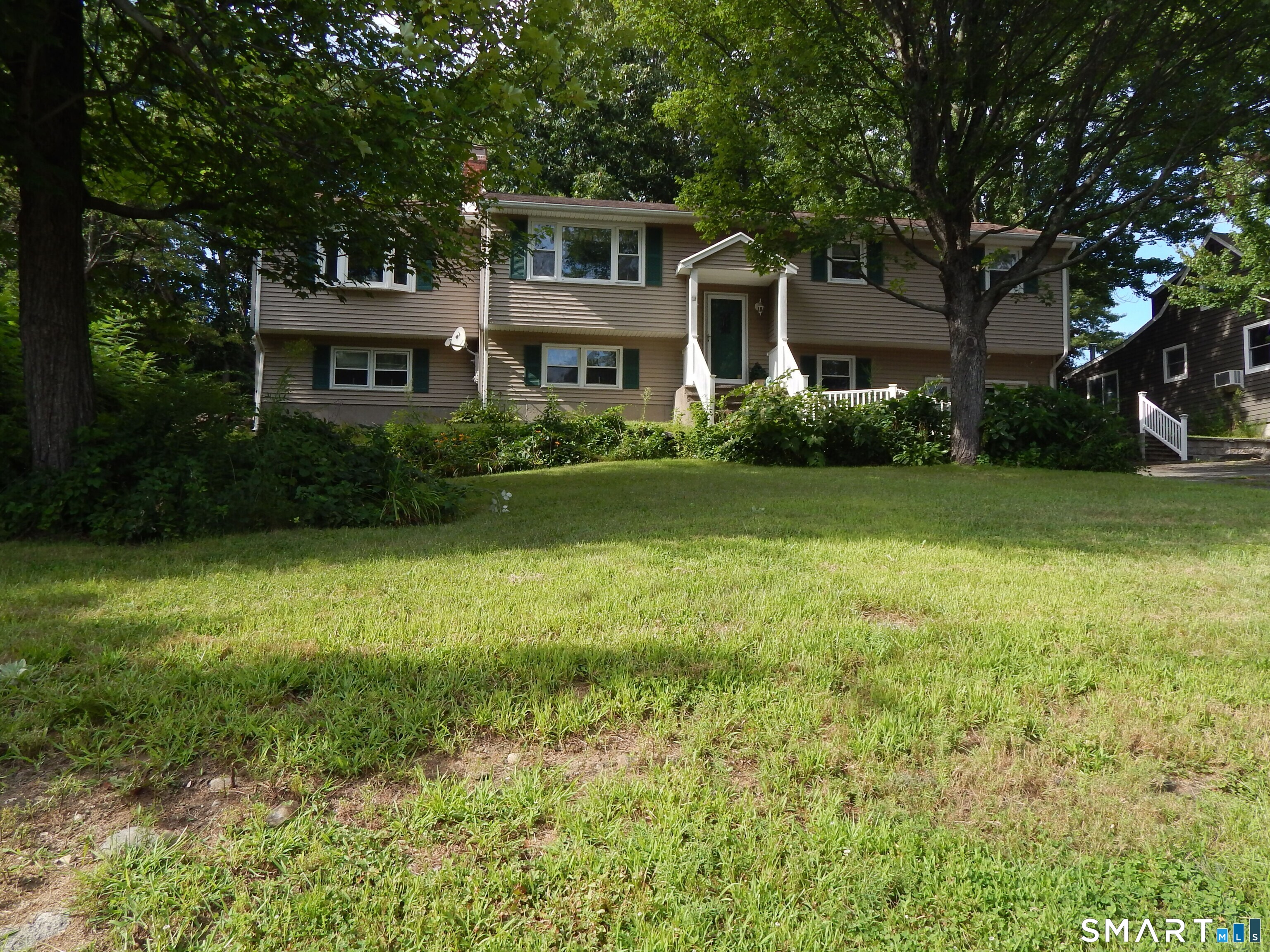 16 Frankie Lane Property Photo 1
