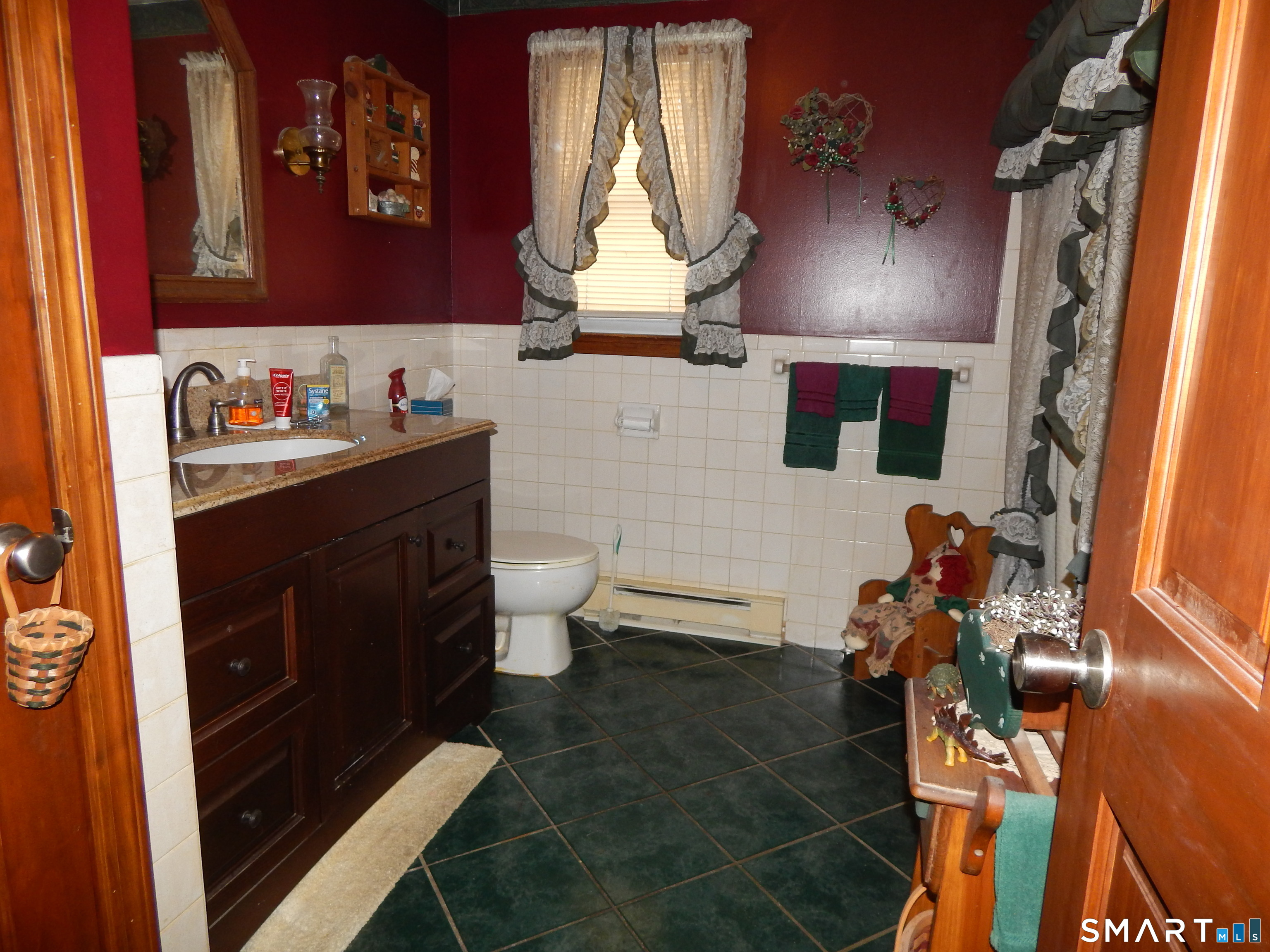 16 Frankie Lane Property Photo 8