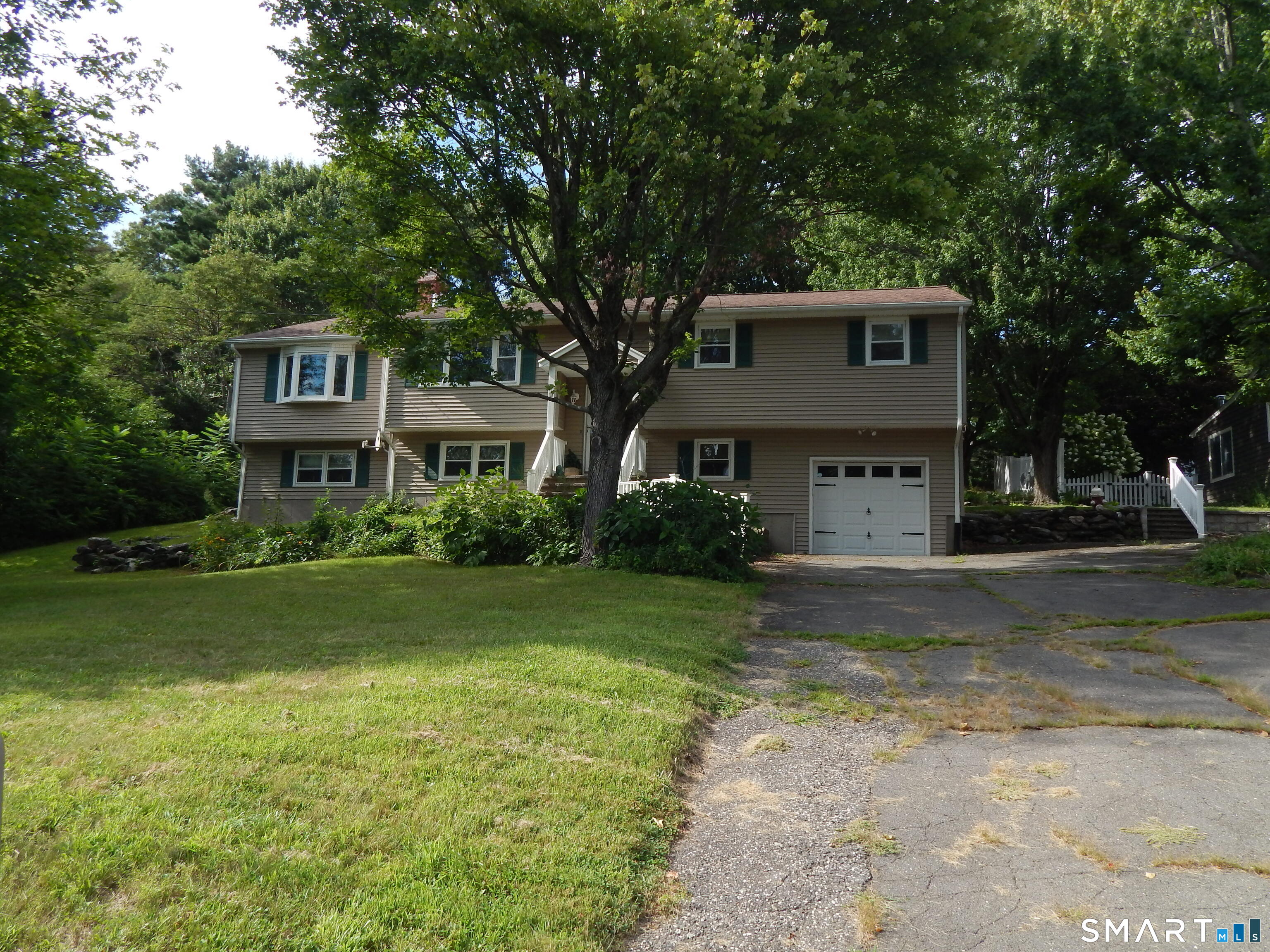 16 Frankie Lane Property Photo 17