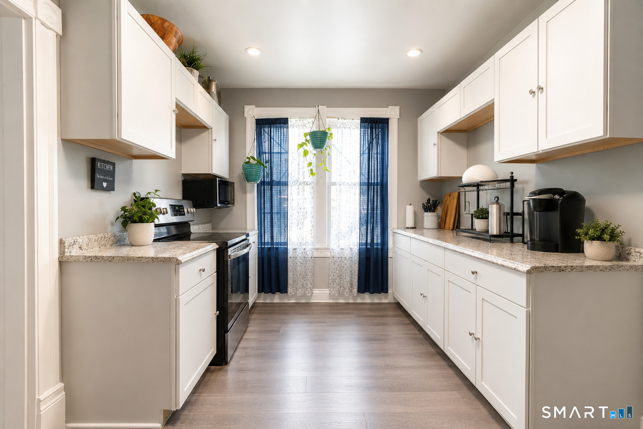208 Clark Street Property Photo 4