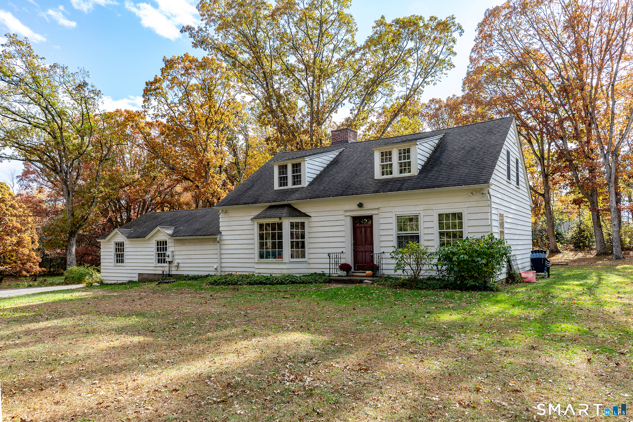 255 Woodbury Road Property Photo 1