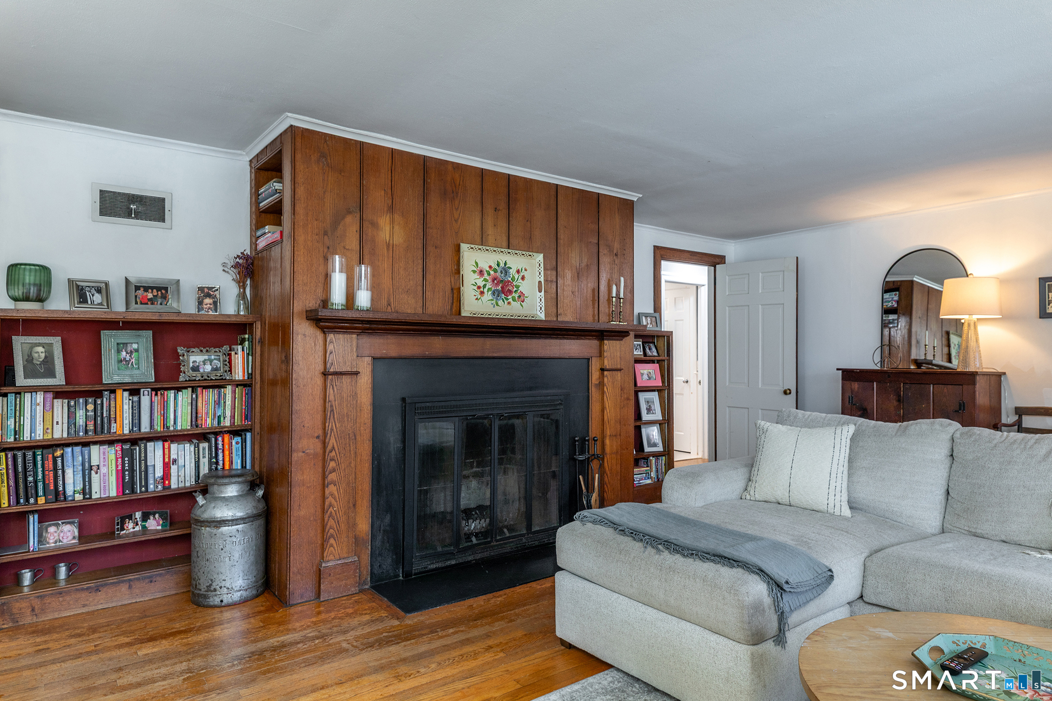 255 Woodbury Road Property Photo 4