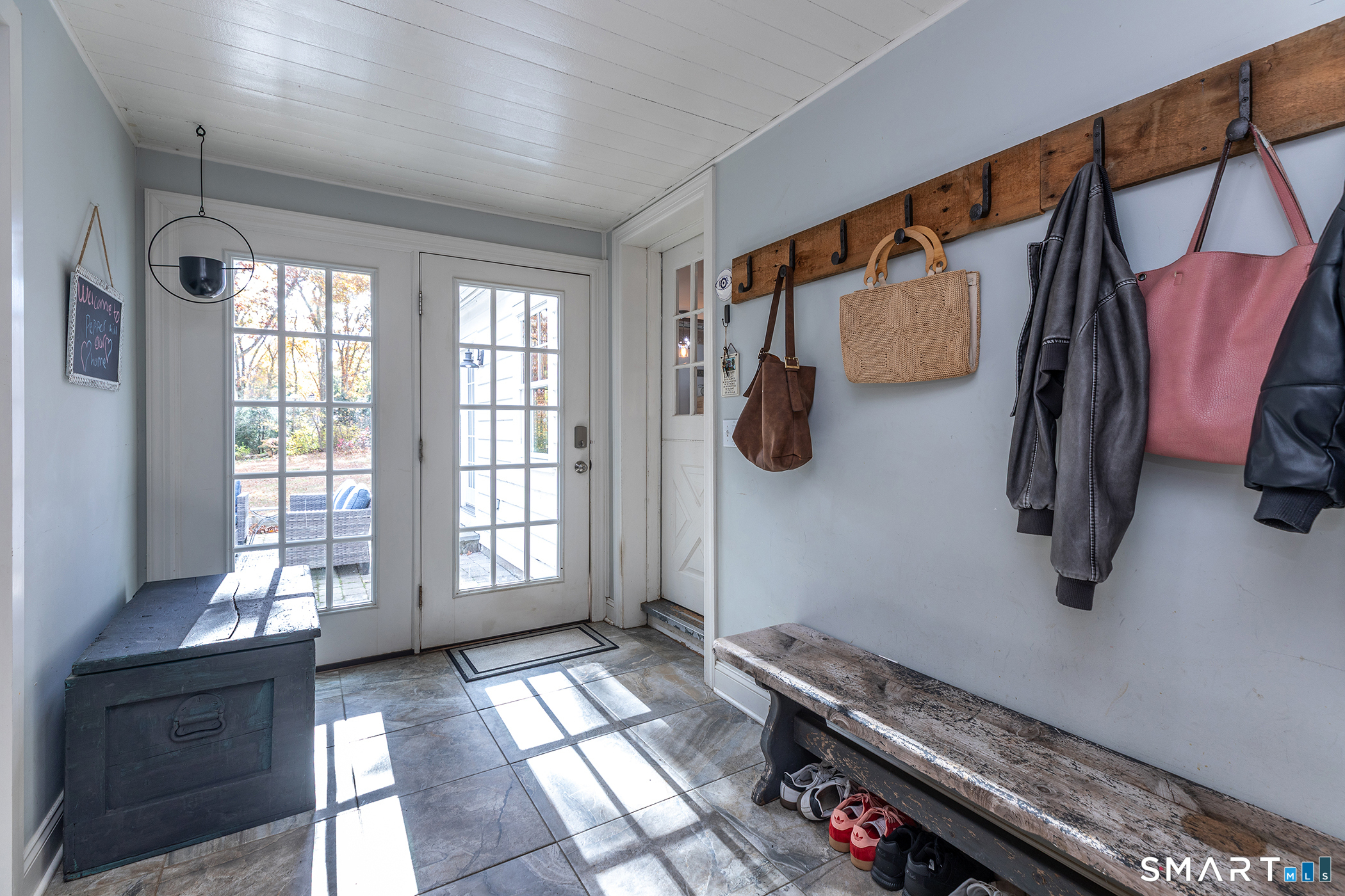 255 Woodbury Road Property Photo 18
