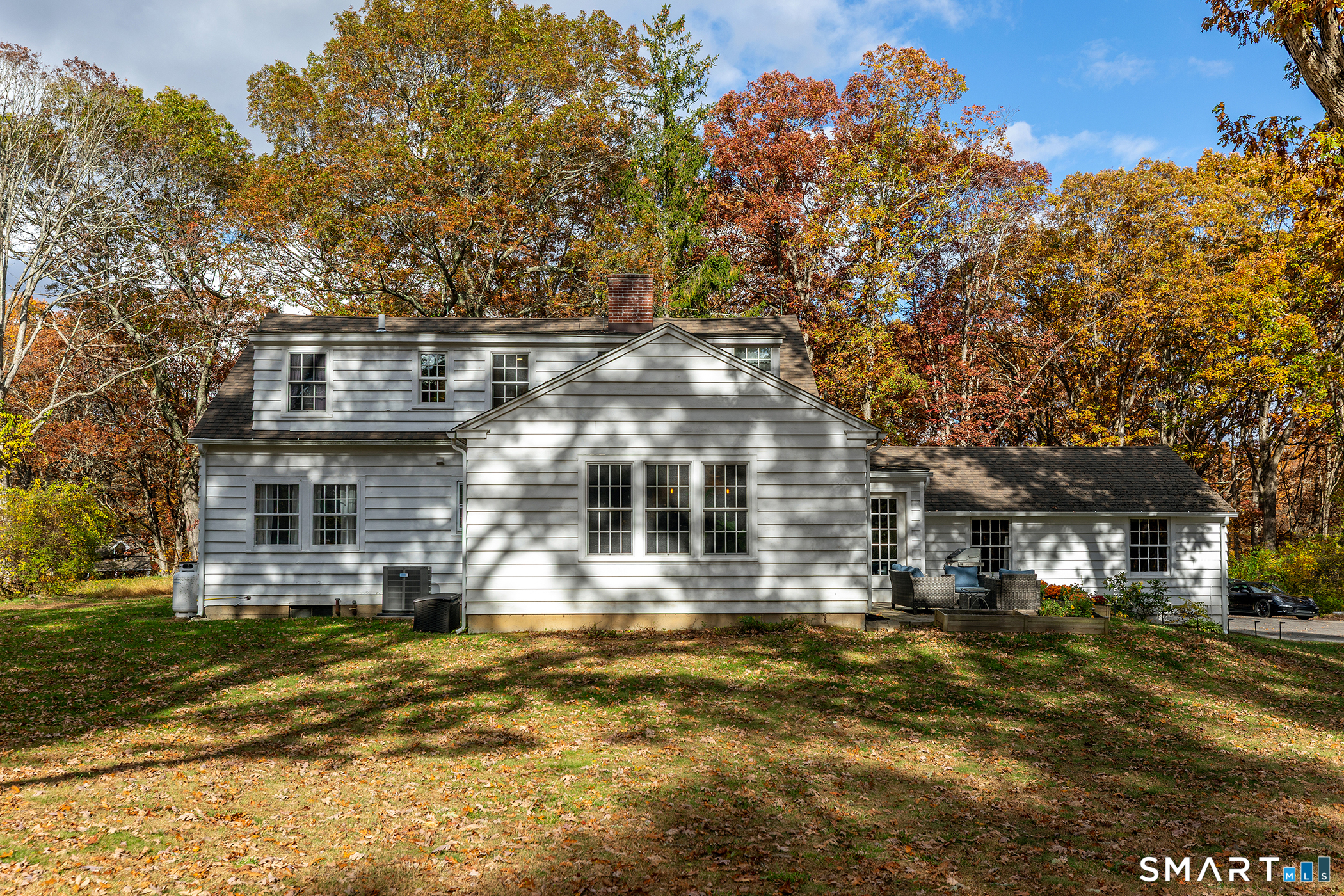 255 Woodbury Road Property Photo 19