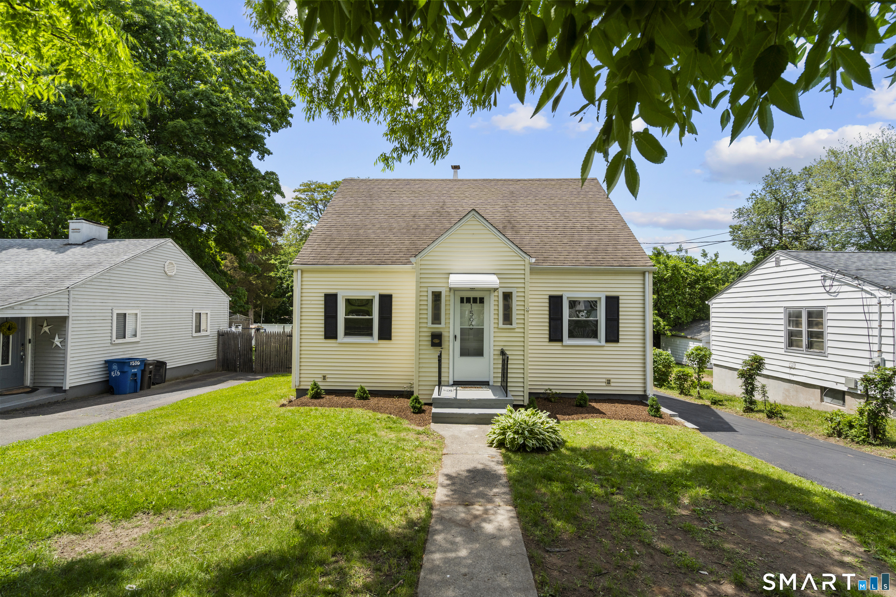 1590 Quinnipiac Avenue Property Photo 1