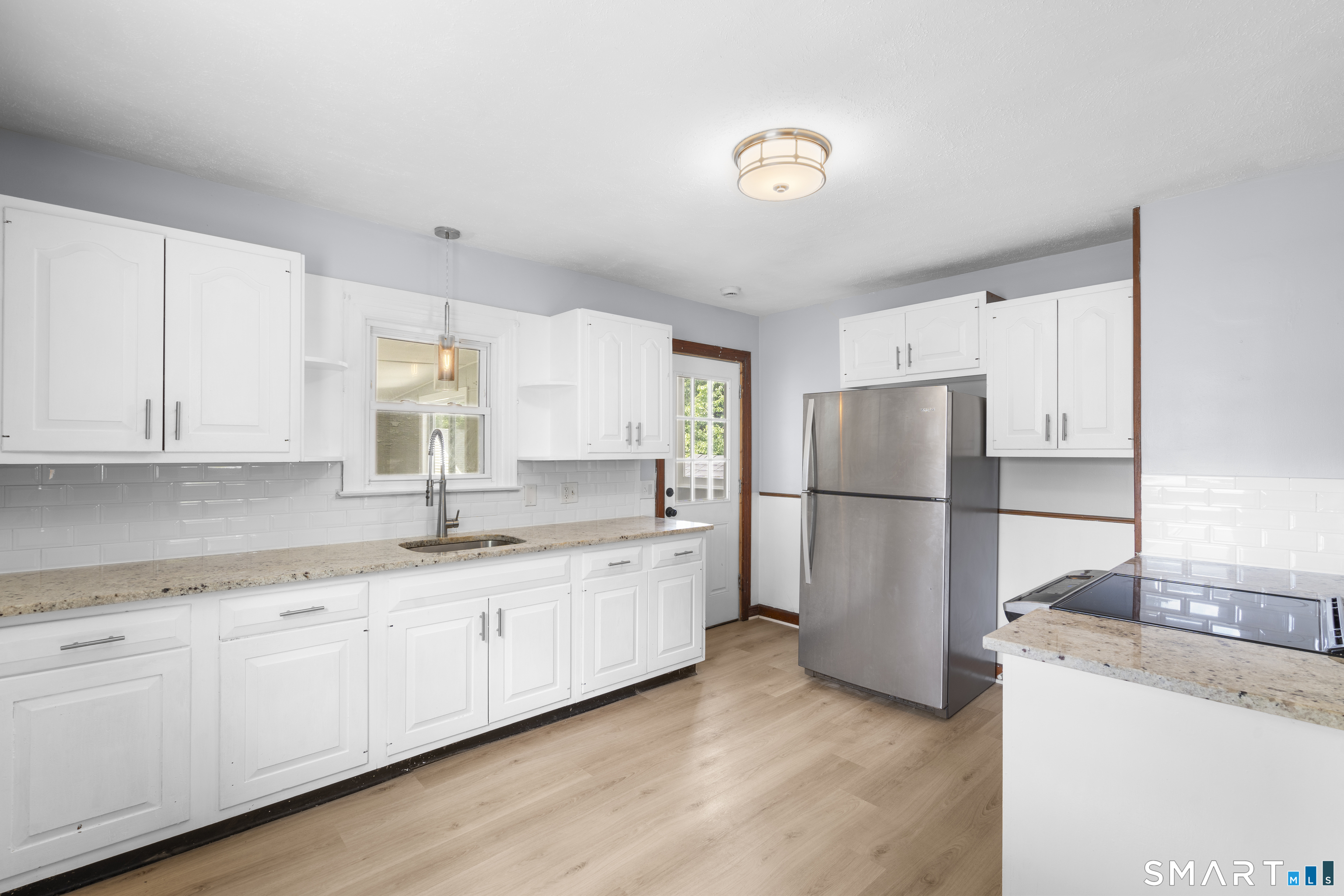1590 Quinnipiac Avenue Property Photo 3