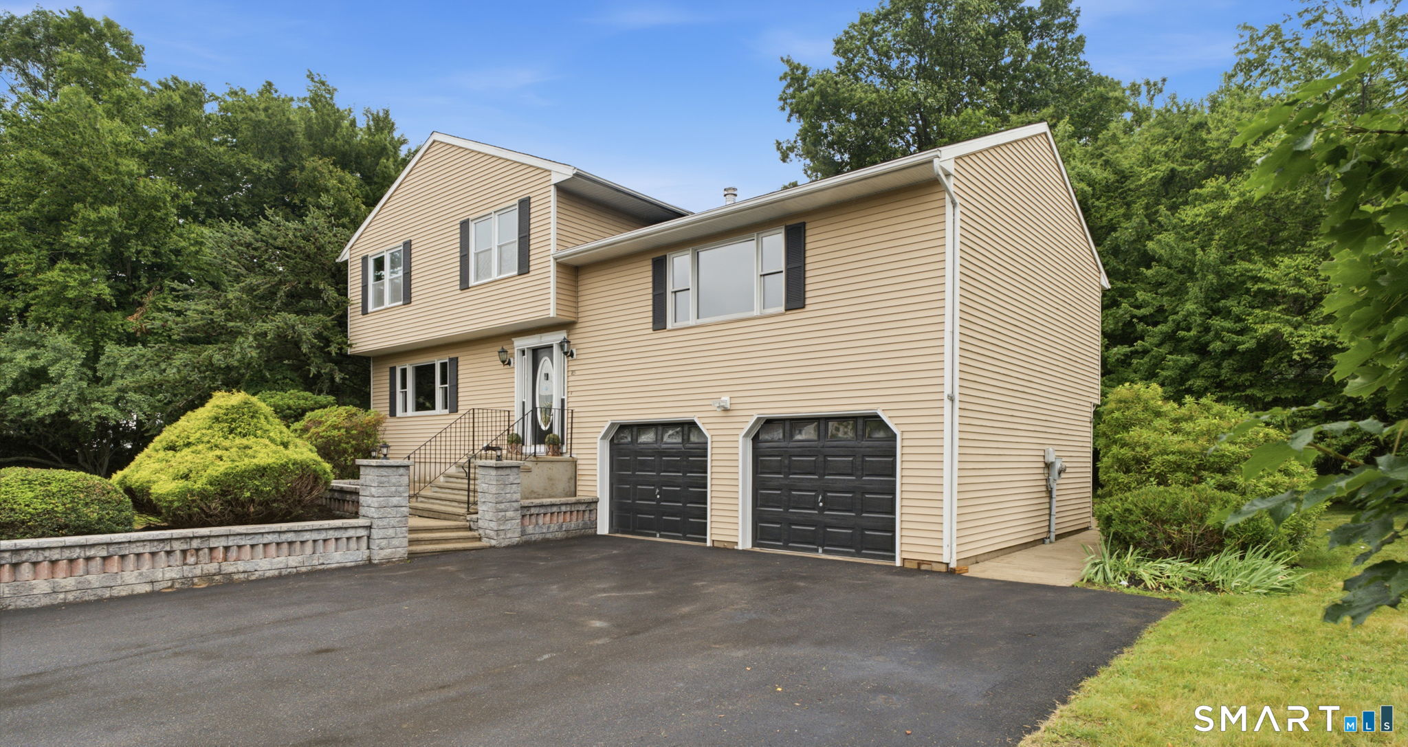 85 Geraldine Drive Property Photo 2