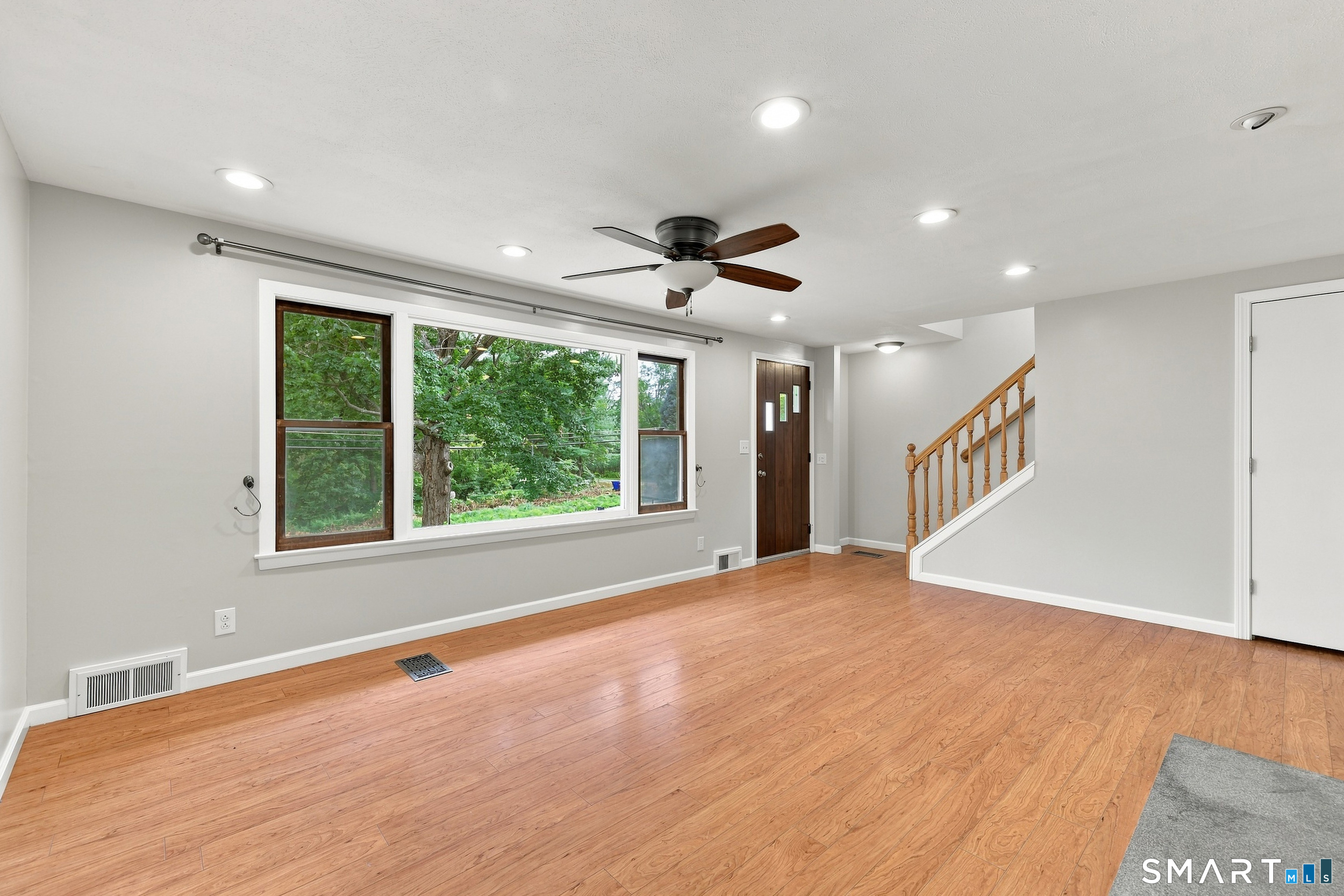 850 South Street Property Photo 14