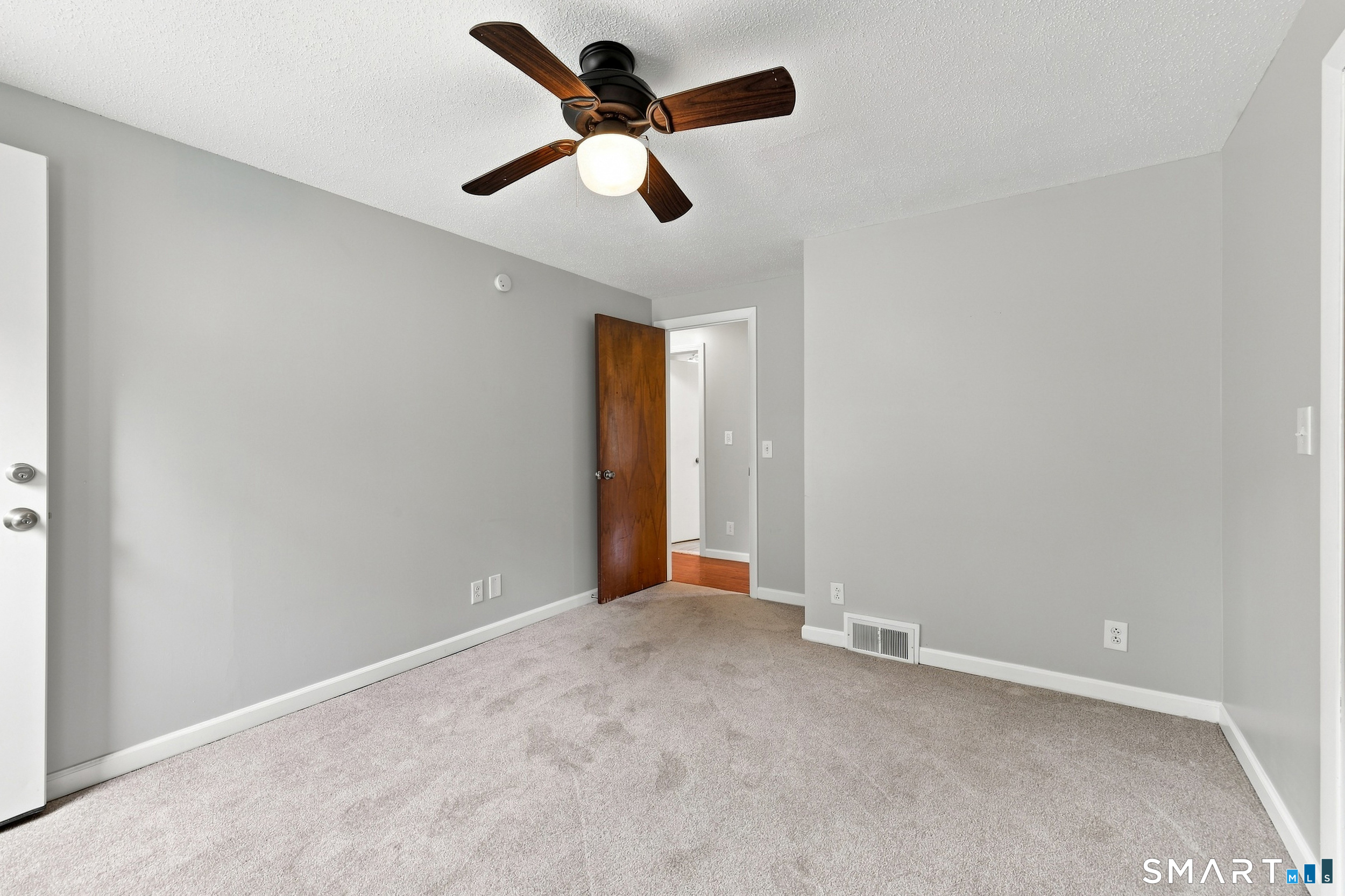 850 South Street Property Photo 17