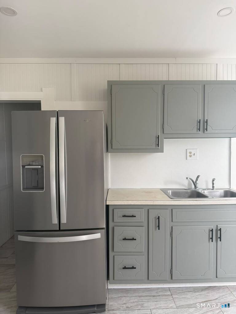 20 Violet Street Property Photo 2