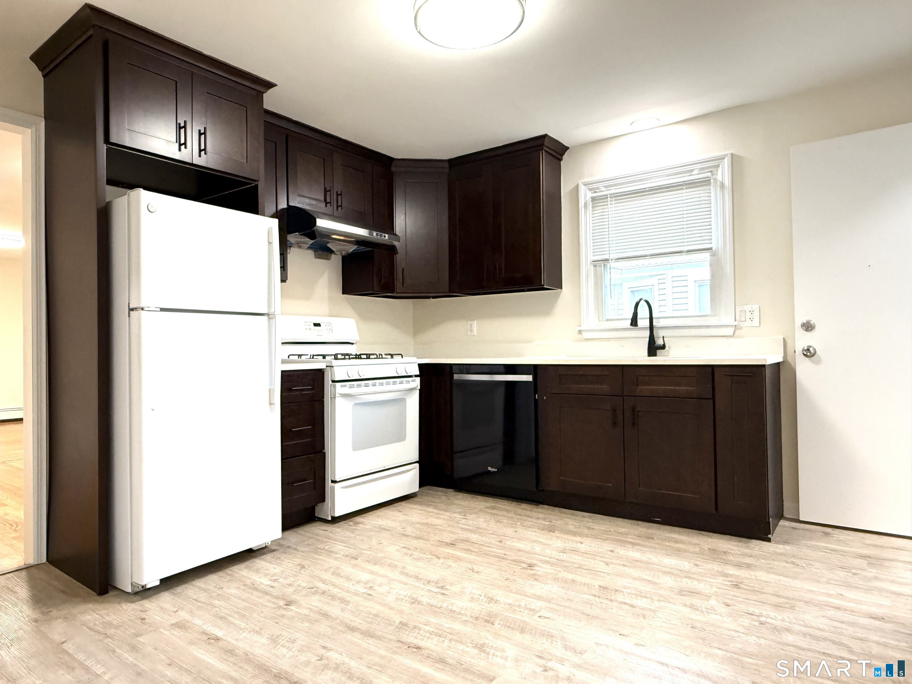 299 Villa Avenue Property Photo 4