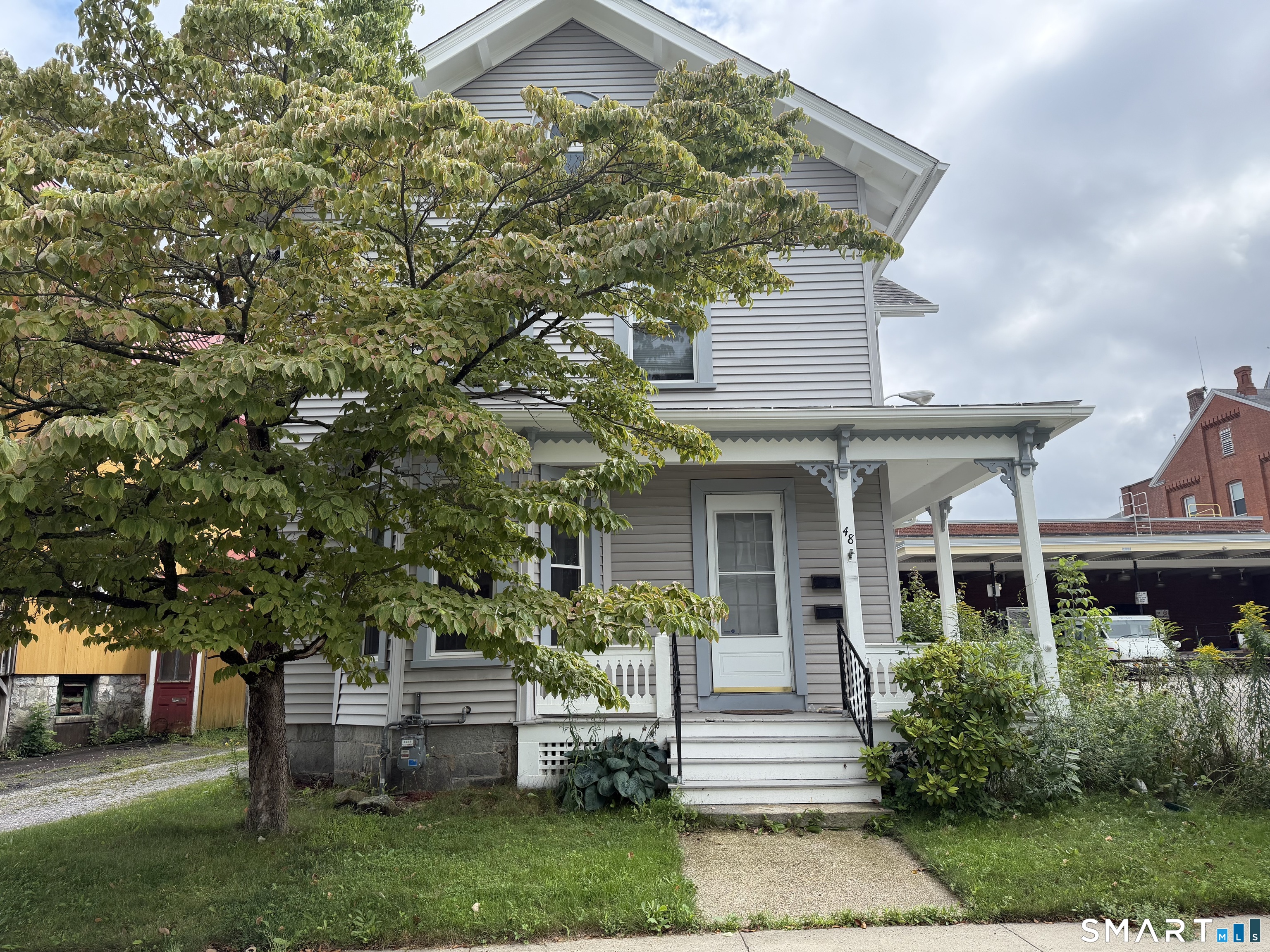 48 Center Street Property Photo 1