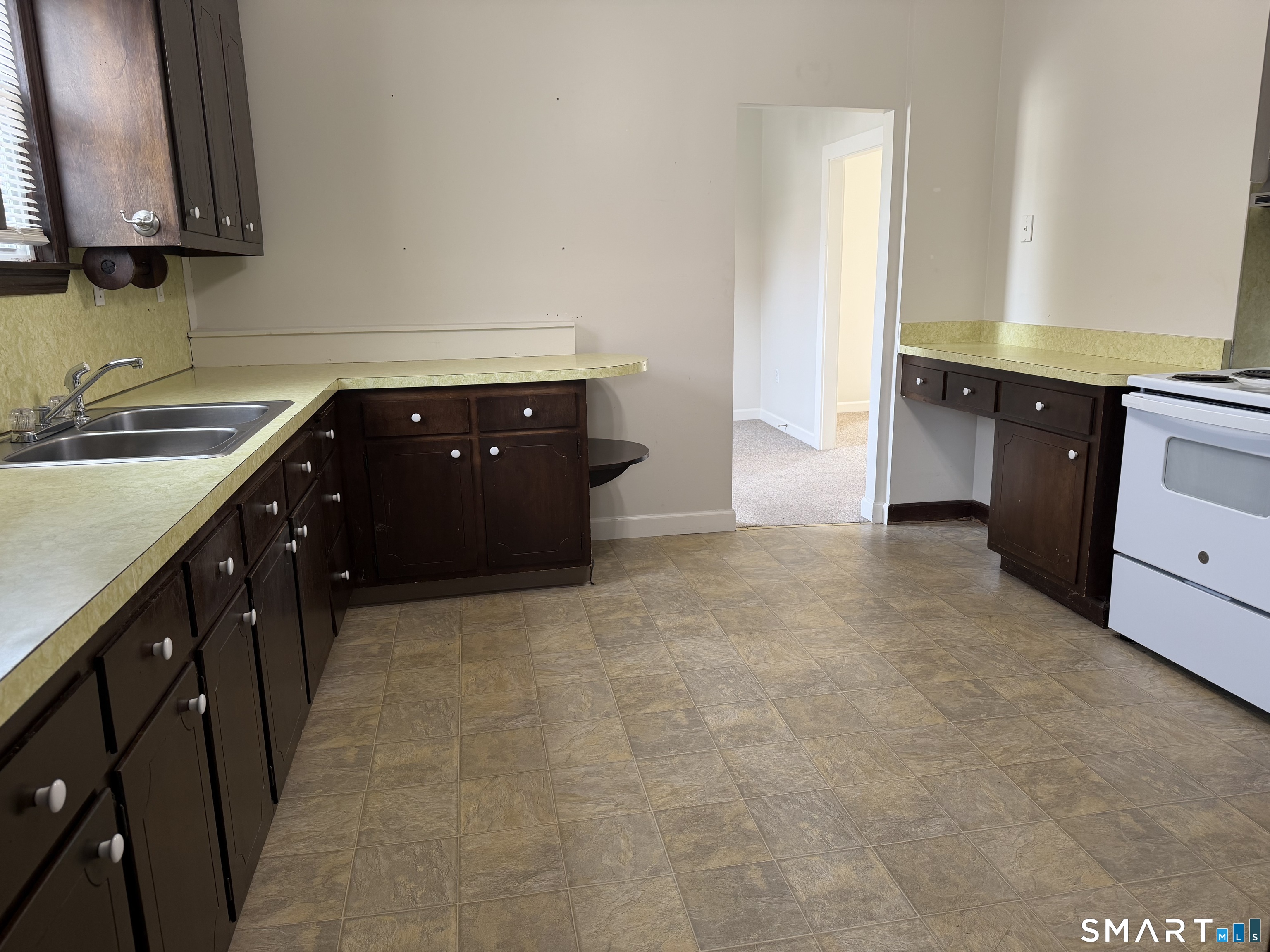 48 Center Street Property Photo 4