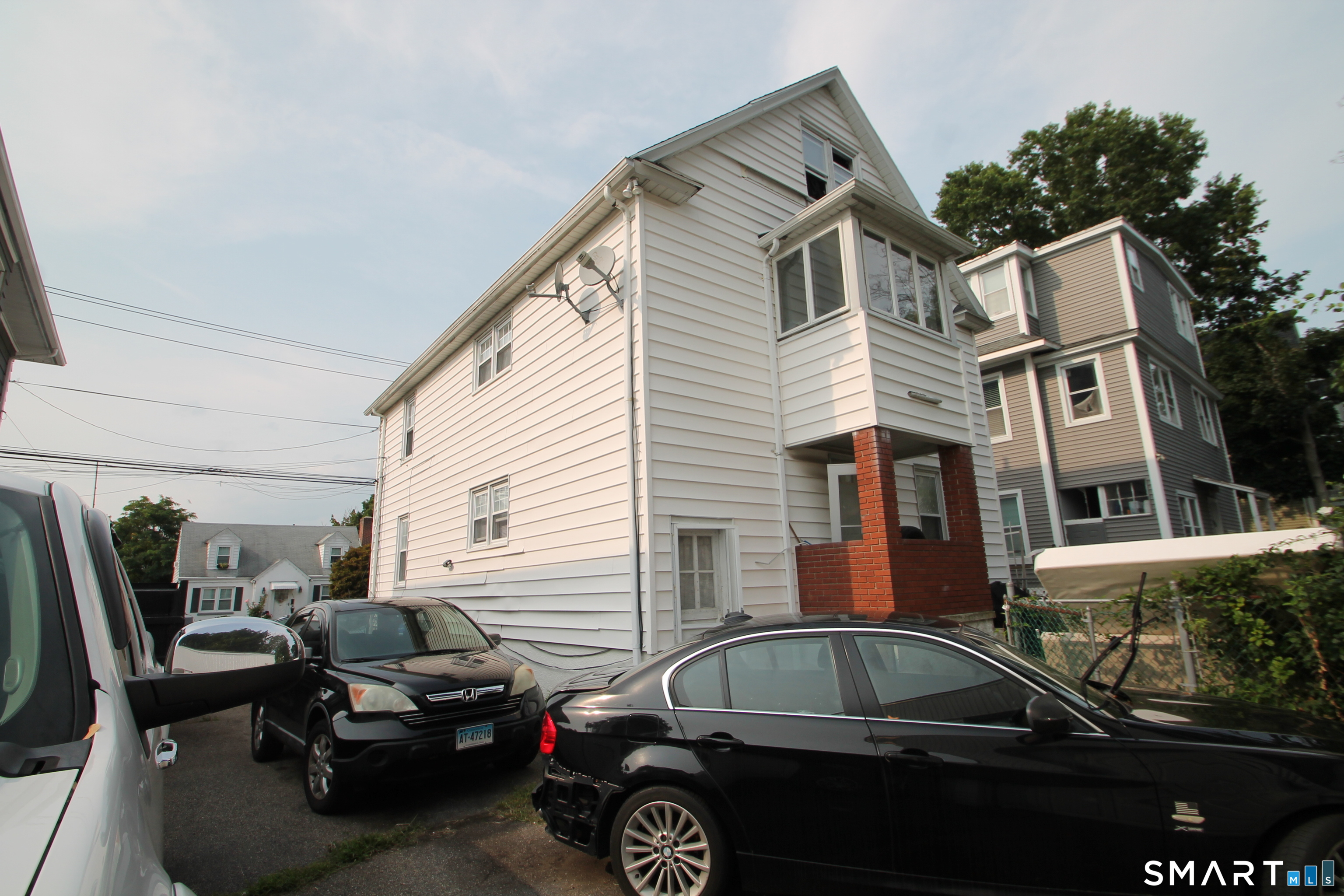 503-505 Lincoln Avenue Property Photo 5