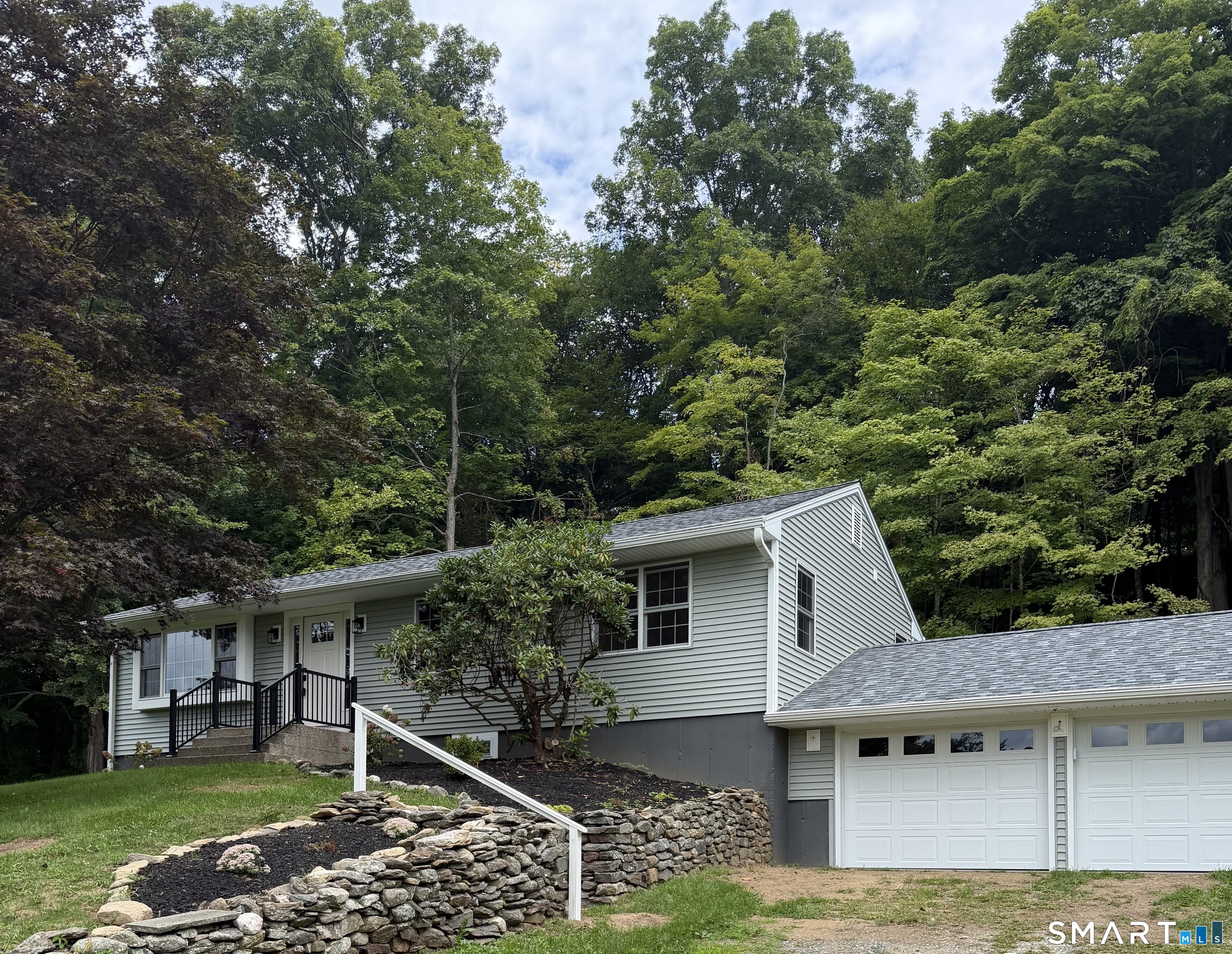 211 Kent Hollow Road Property Photo 1