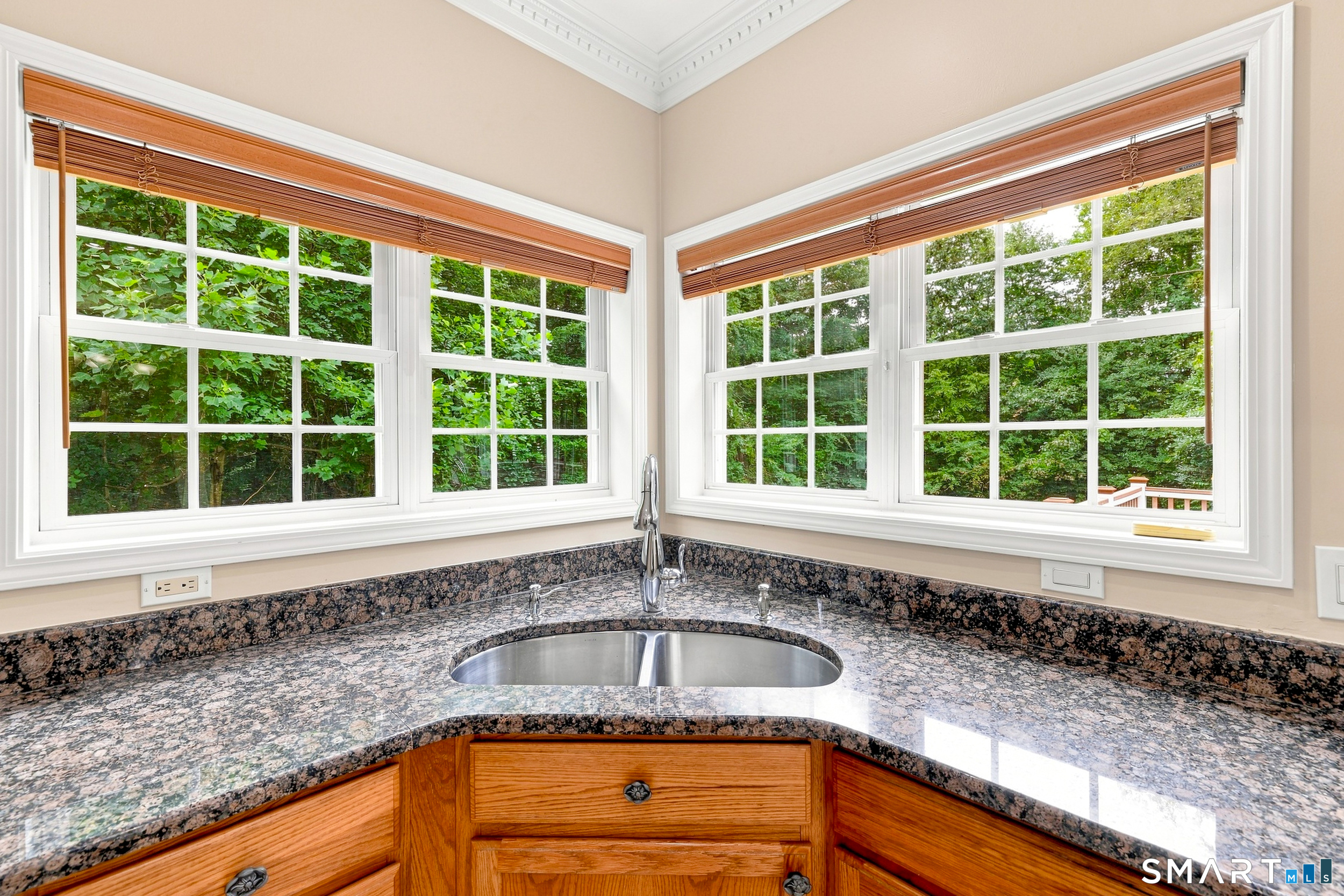 271 Forsyth Road Property Photo 4