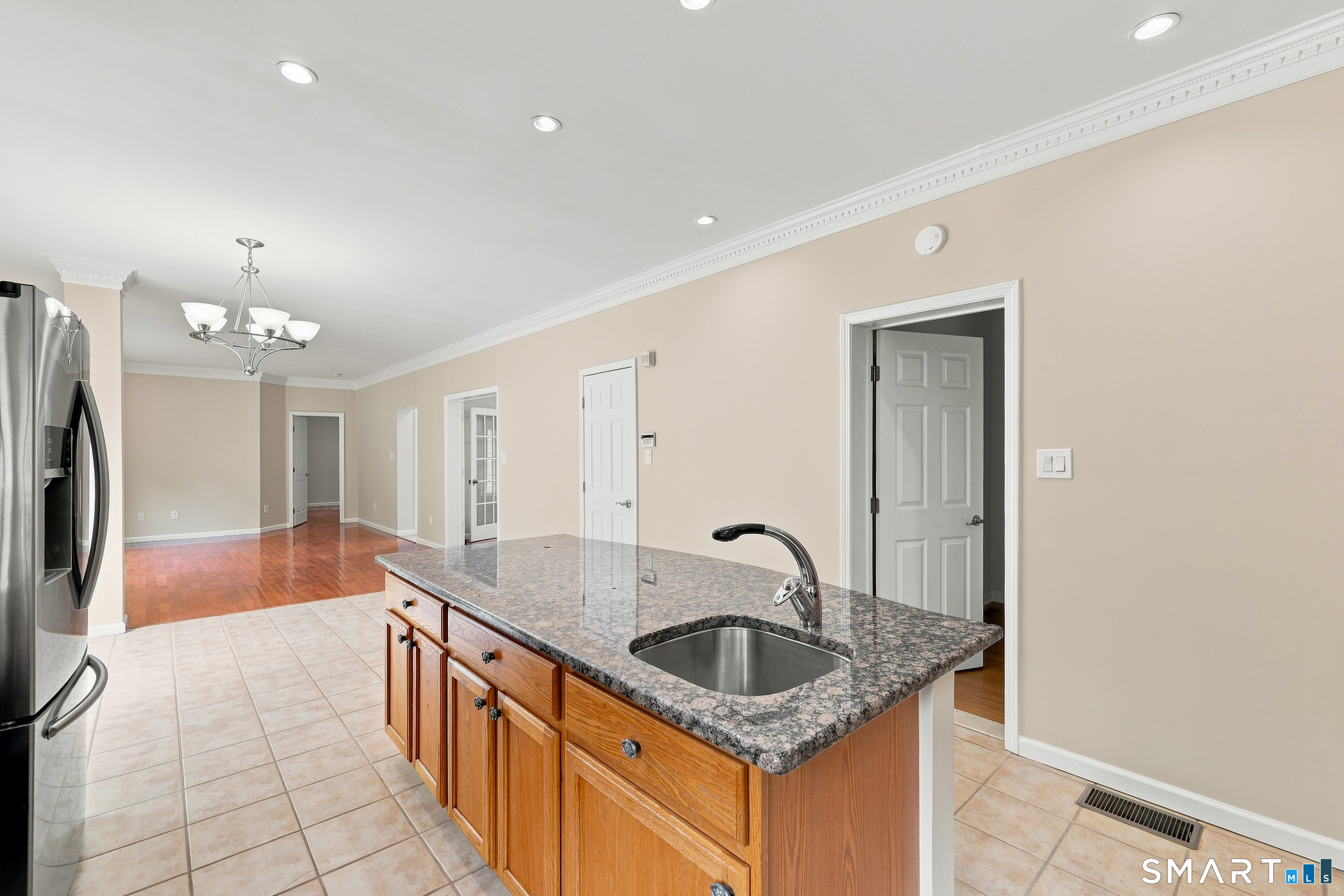 271 Forsyth Road Property Photo 5