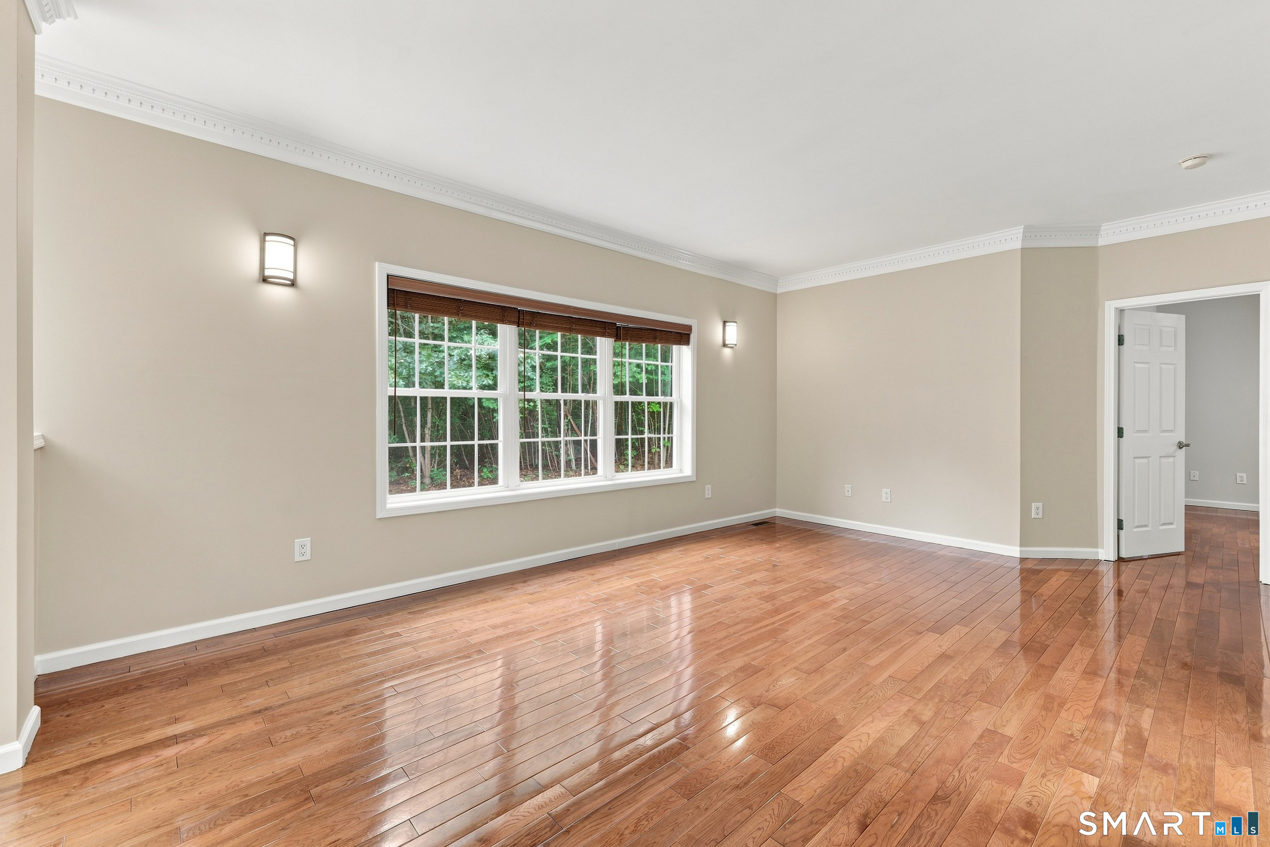 271 Forsyth Road Property Photo 8