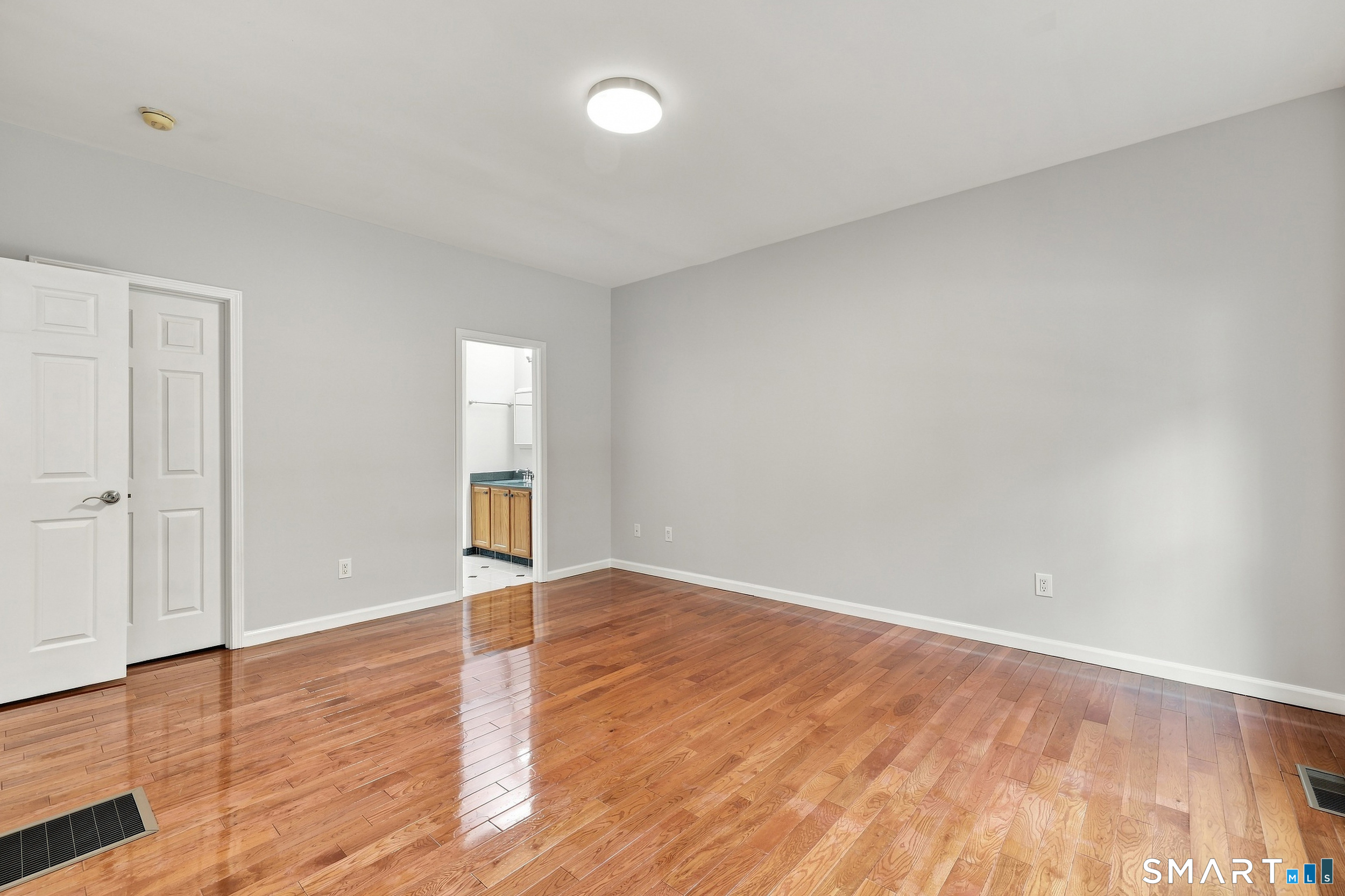 271 Forsyth Road Property Photo 13