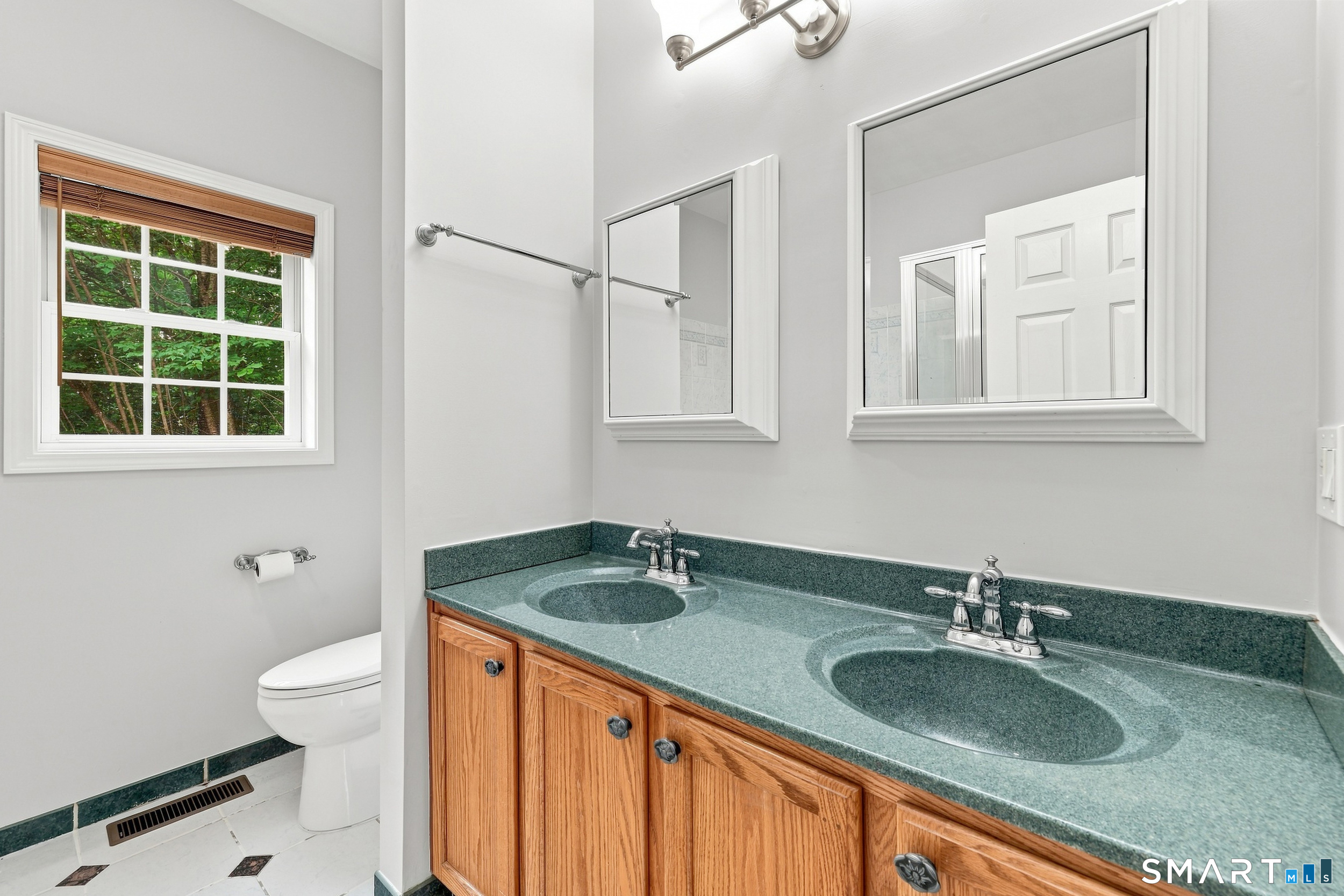 271 Forsyth Road Property Photo 14