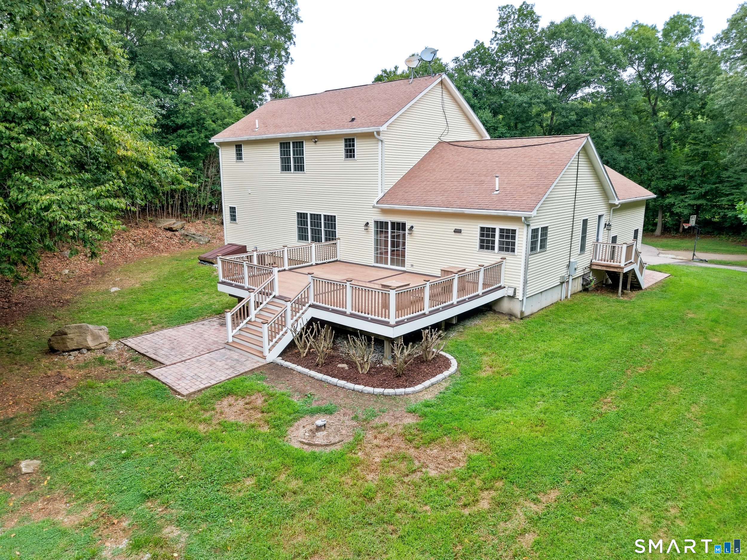 271 Forsyth Road Property Photo 30