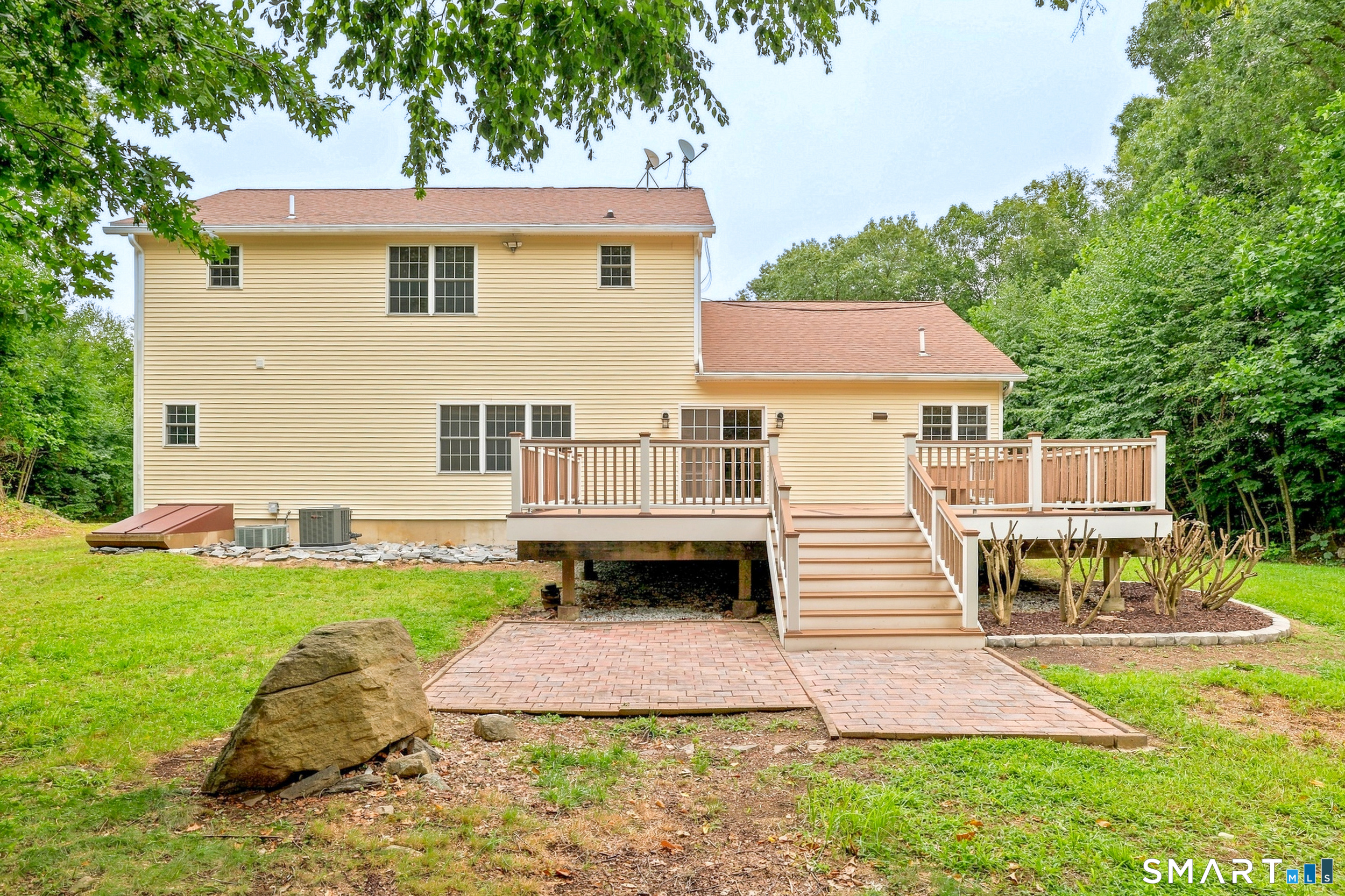 271 Forsyth Road Property Photo 32