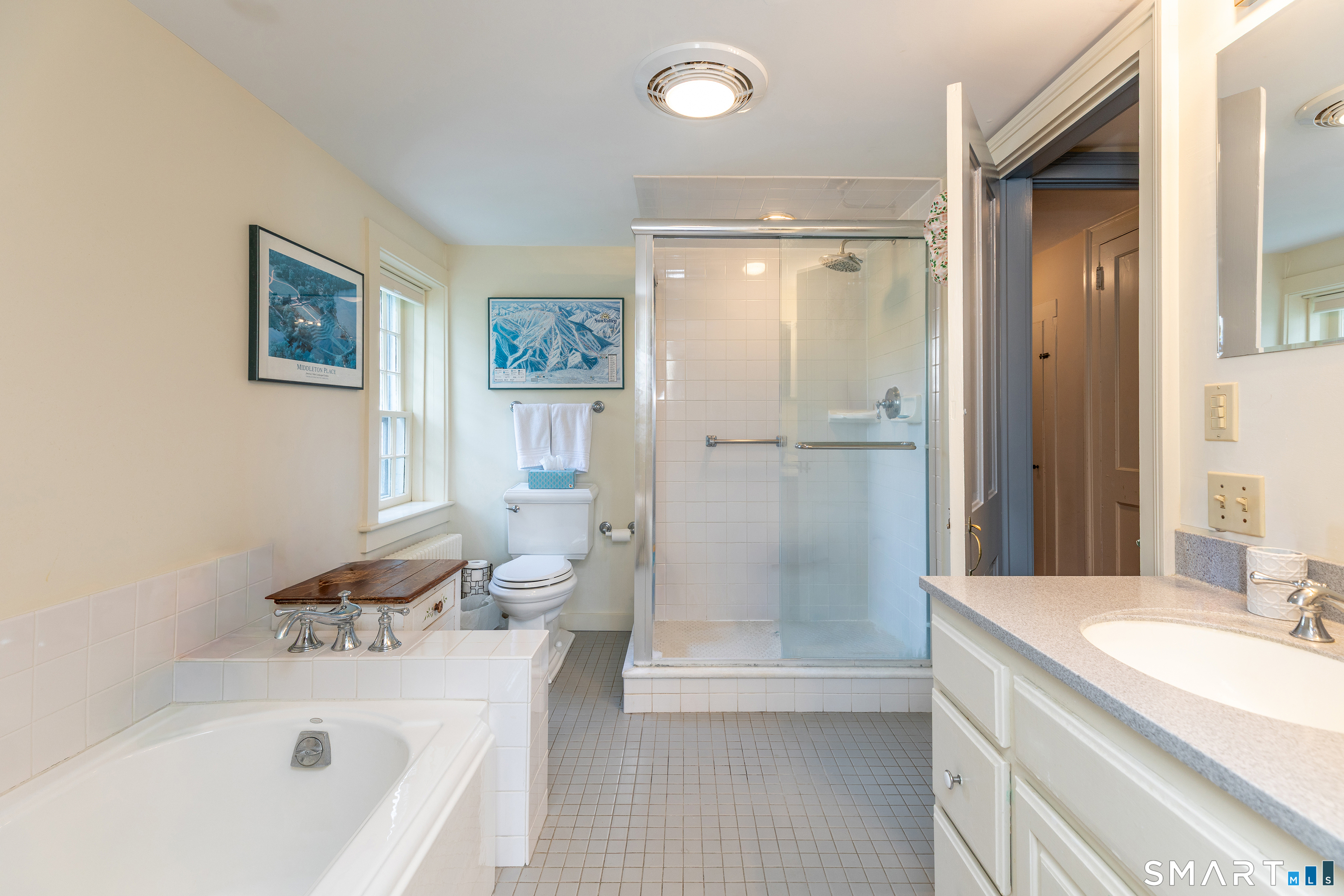 162 Hutchinson Parkway Property Photo 23