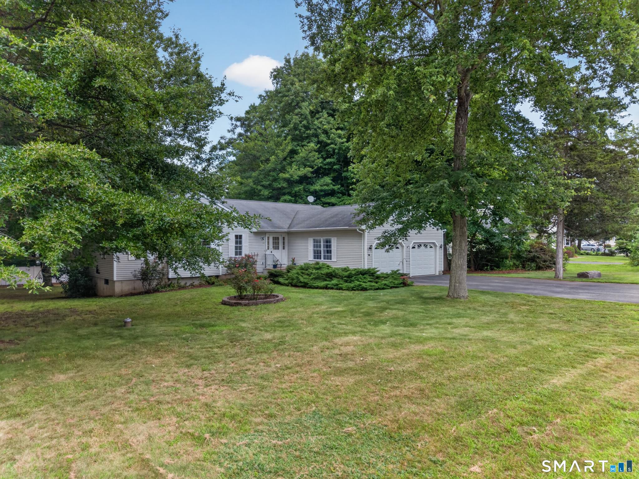11 John W Luty Drive Property Photo 2