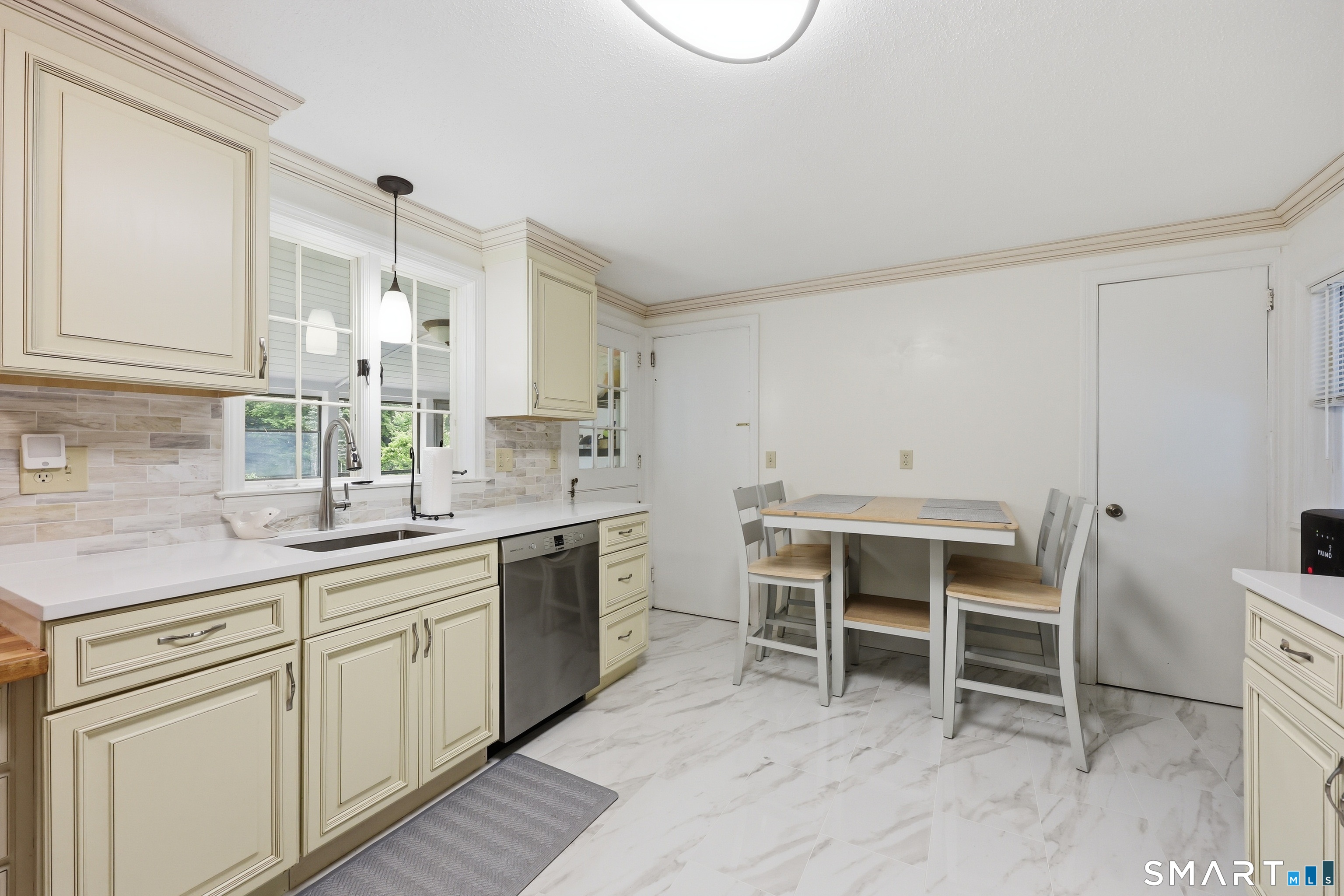 931 Chestnut Hill Road Property Photo 6